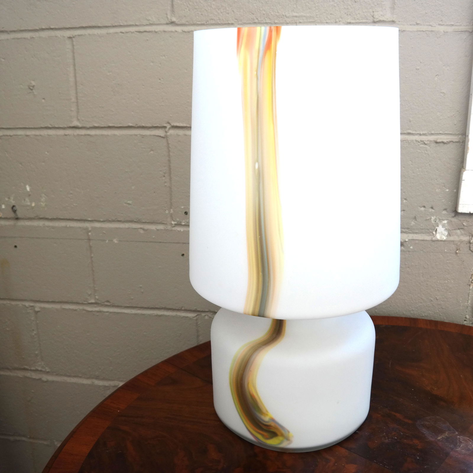 Modern "Memphis"-Style Table Lamp (1 of 8)