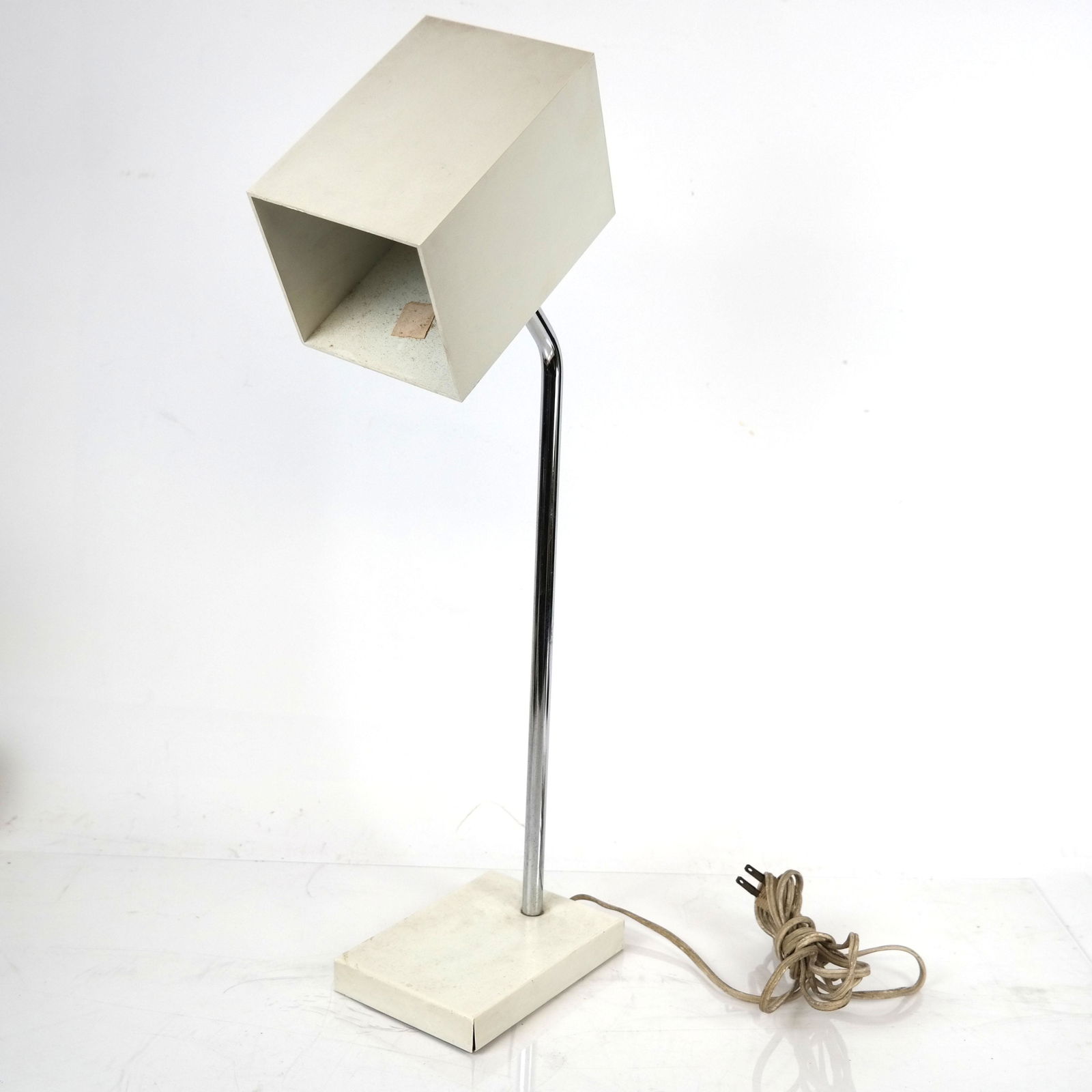 Metal Cube Desk Lamp (1 of 9)