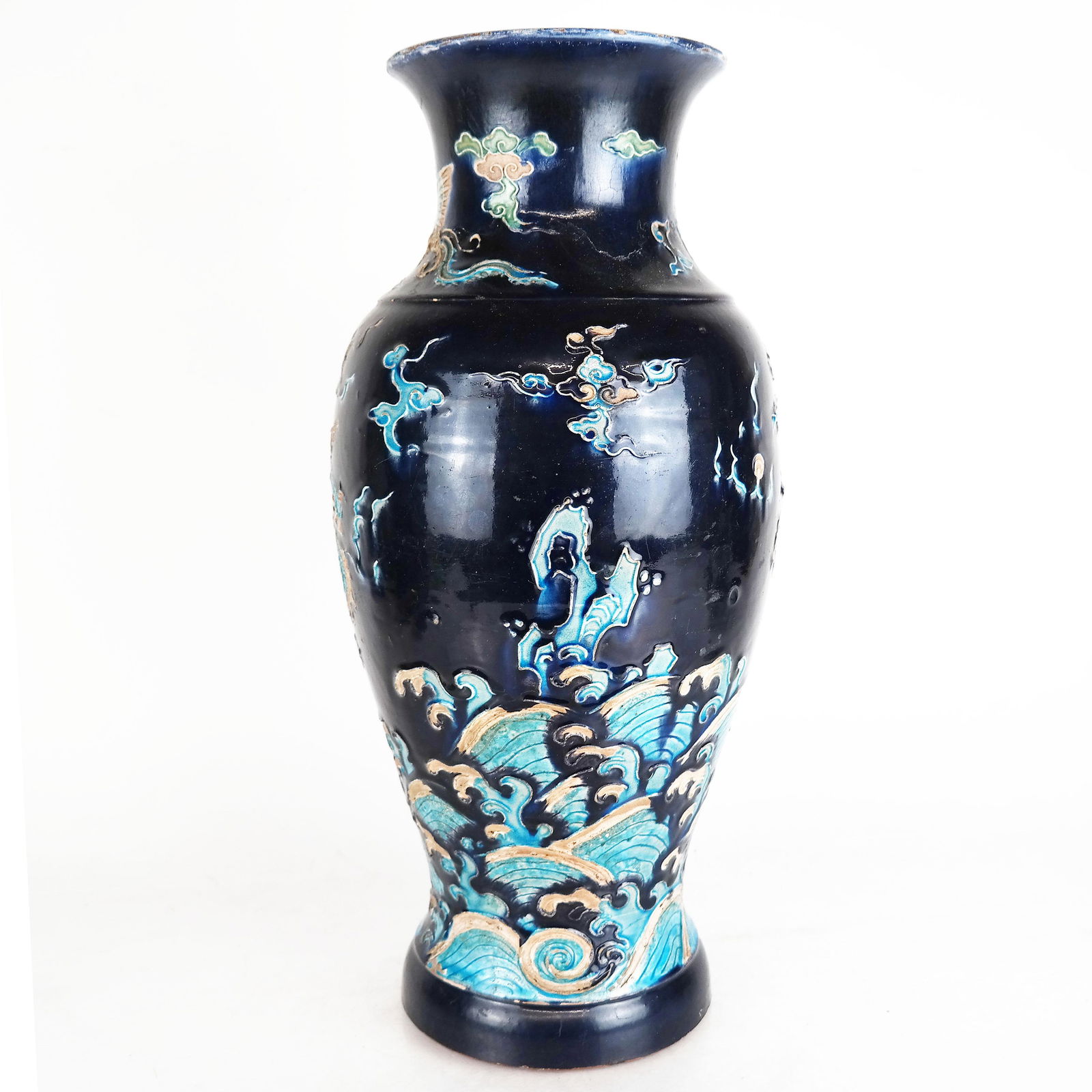 Chinese Dragon Decorated Fahua Vase (1 of 12)