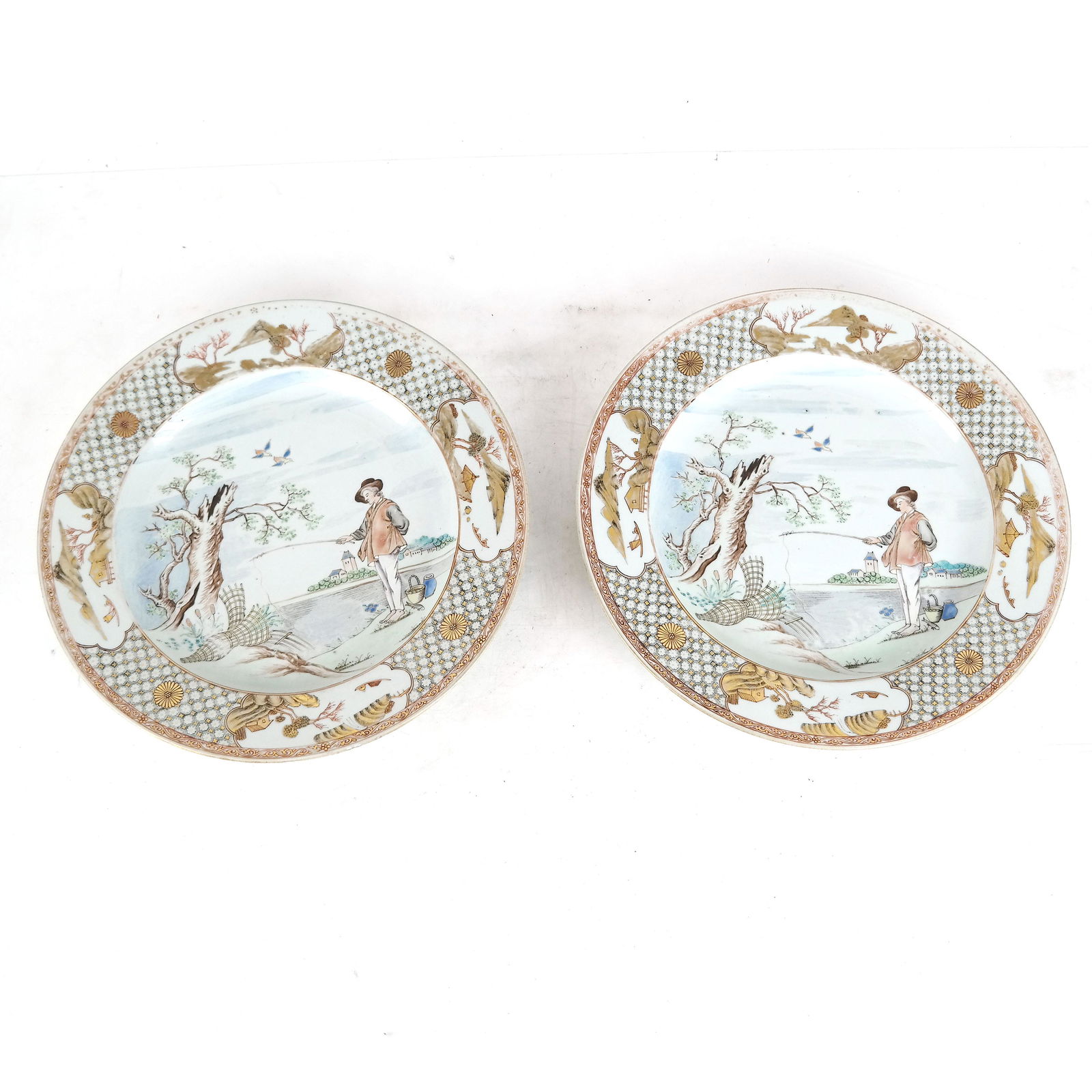Pair of Chinese Export Plates (1 of 6)