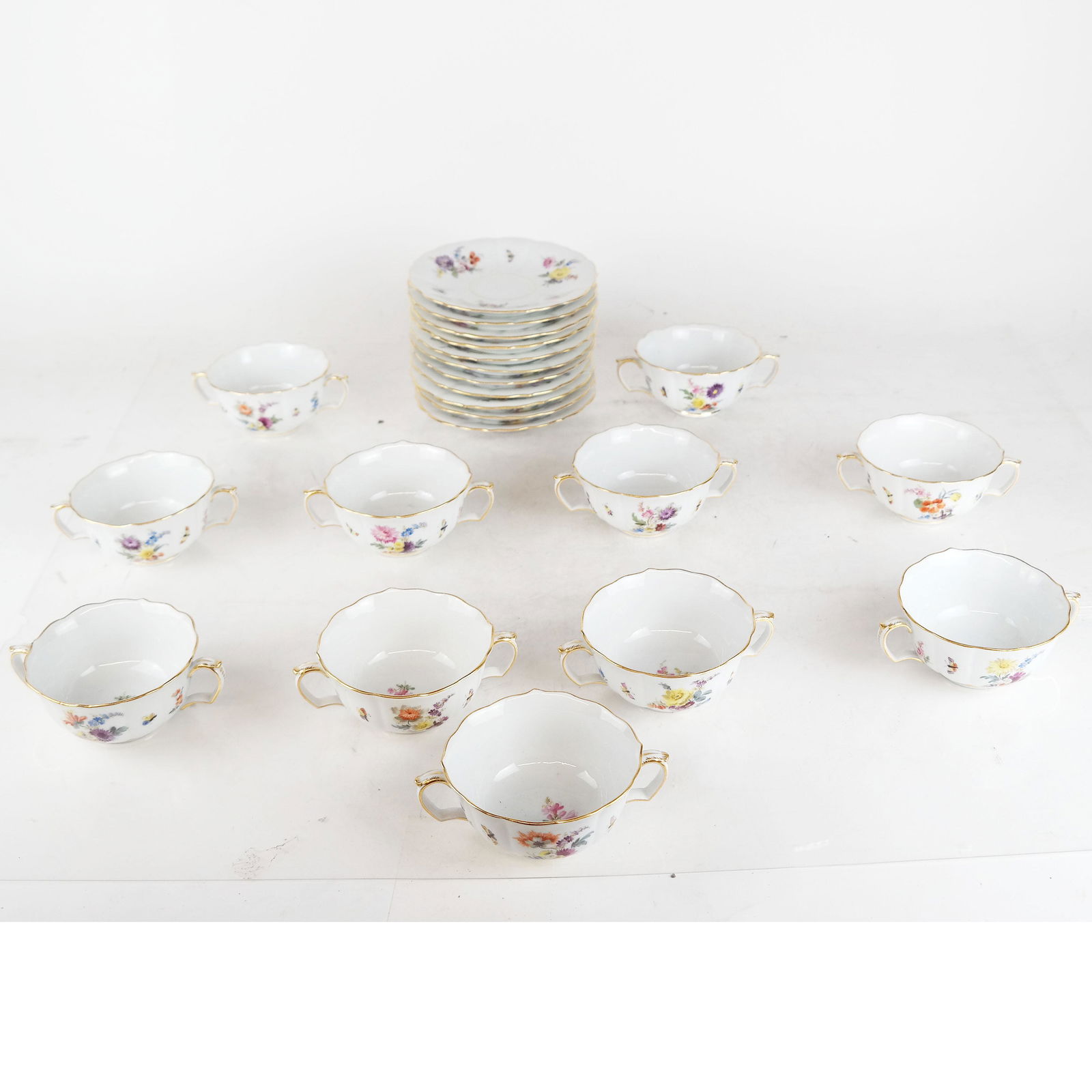22 Pcs. Meissen Cups and Saucers (1 of 10)