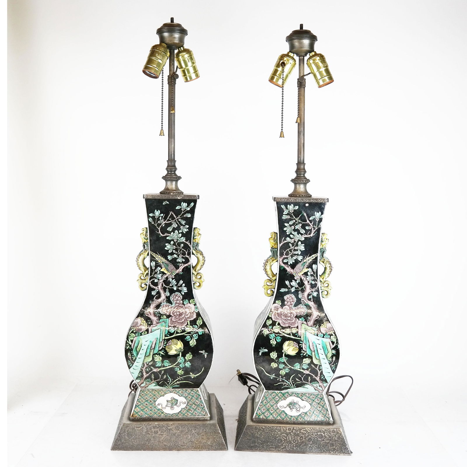 Pair of Chinese Kangxi Porcelain Vases (1 of 13)