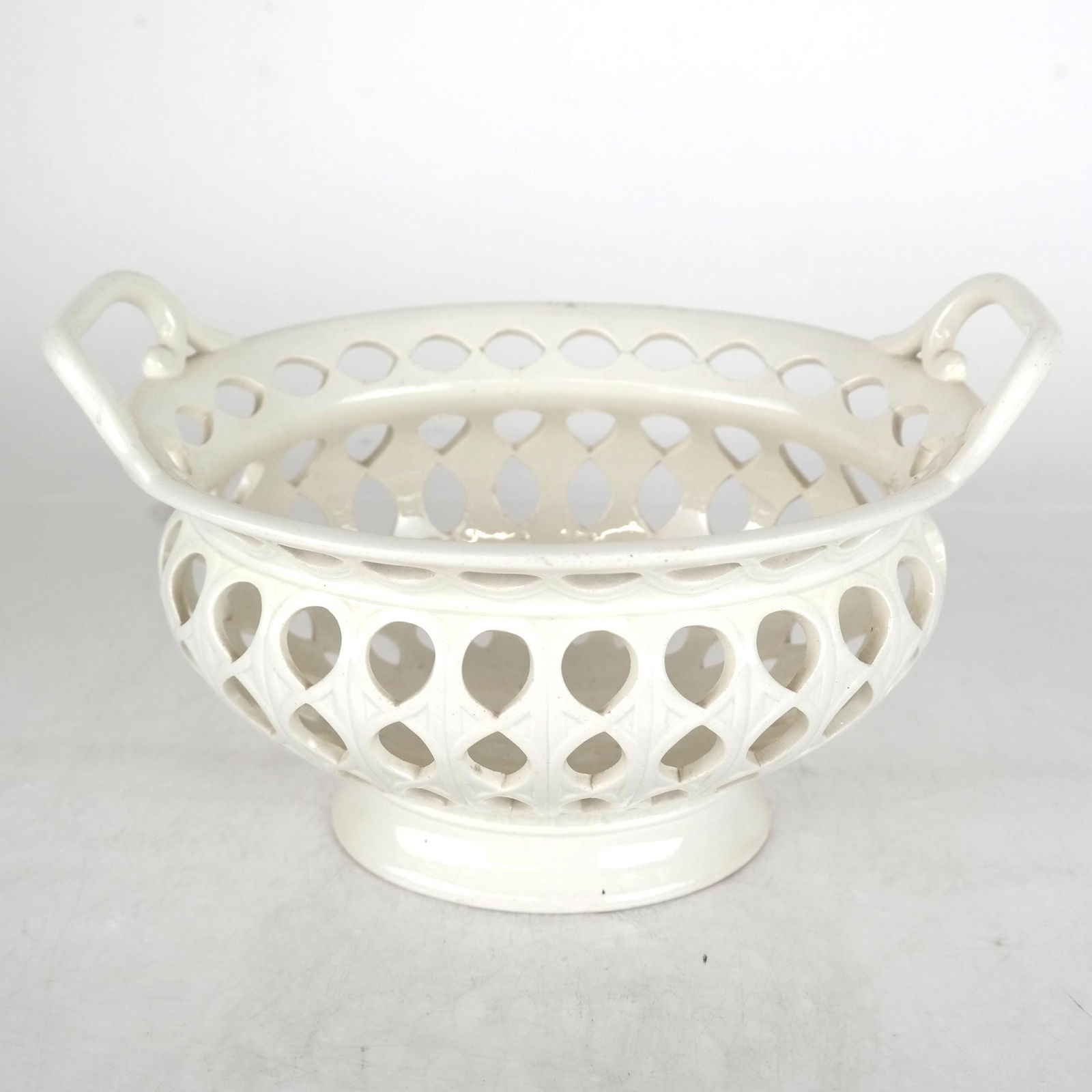 18th C. Wedgwood Creamware Basket (1 of 6)