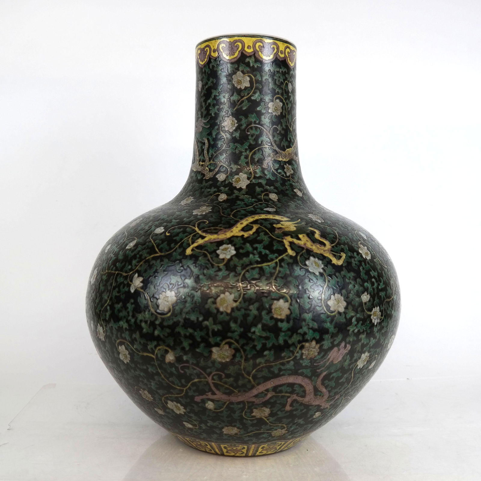 Chinese Porcelain Floral and Dragon Vase (1 of 11)