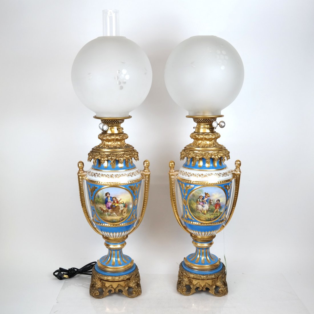 Pr Hinks & Sons Porcelain & Bronze Hurricane Lamps (1 of 18)