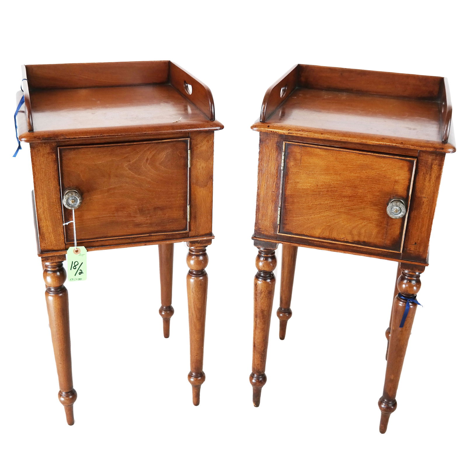 Pair of Victorian Mahogany Bedside Cupboards (1 of 11)