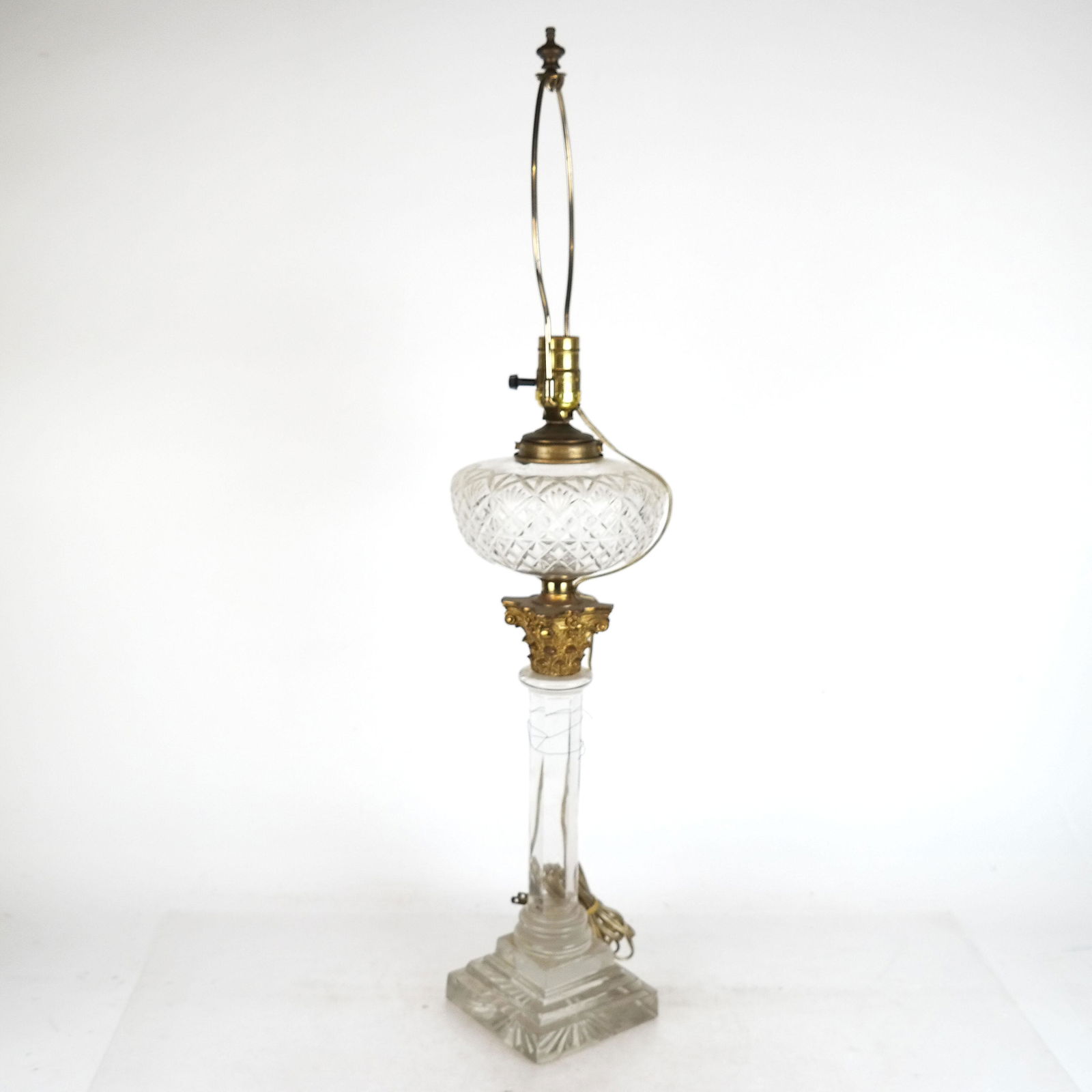 Classical-Style Table Lamp (1 of 10)