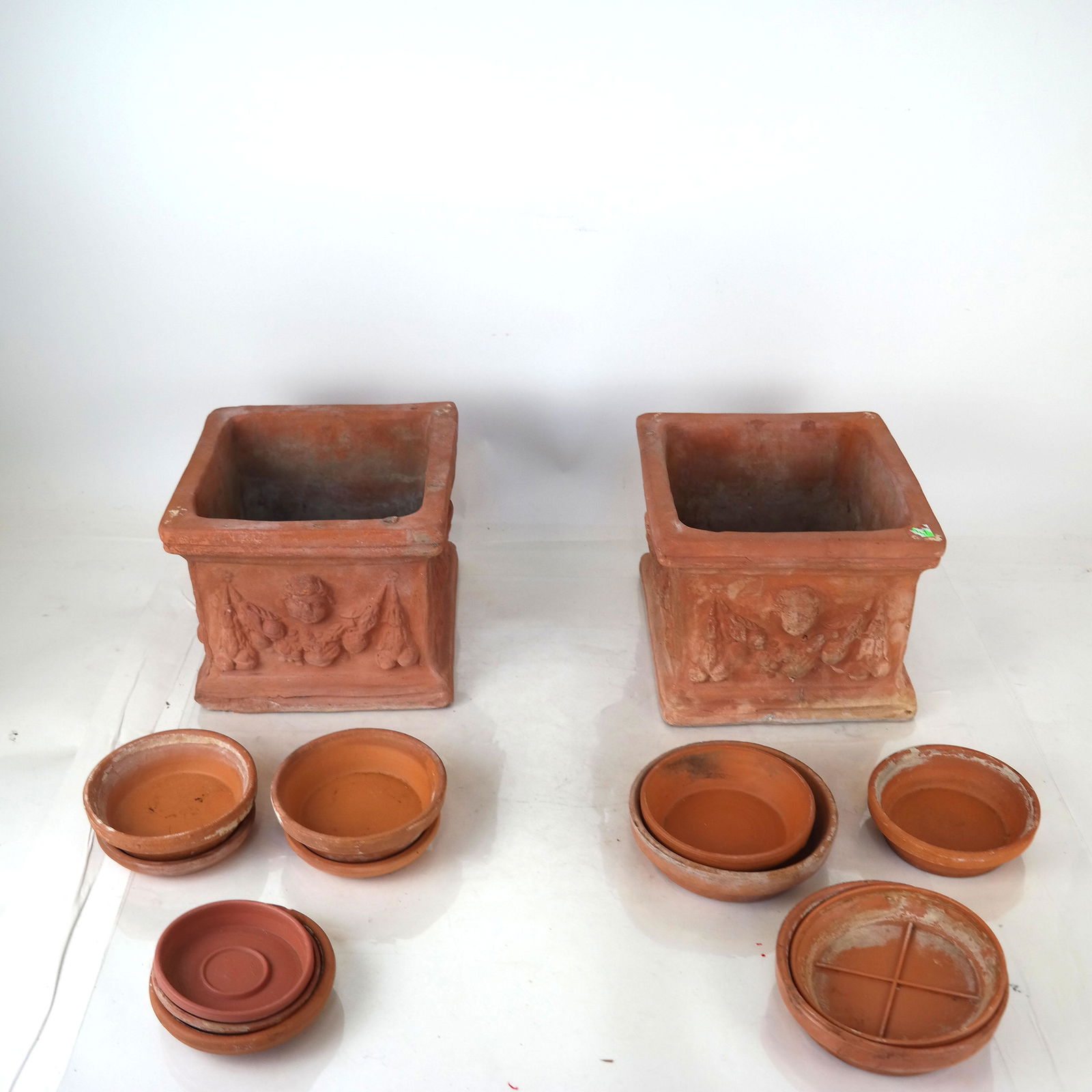 Pair Classical Terracotta Planters (1 of 10)