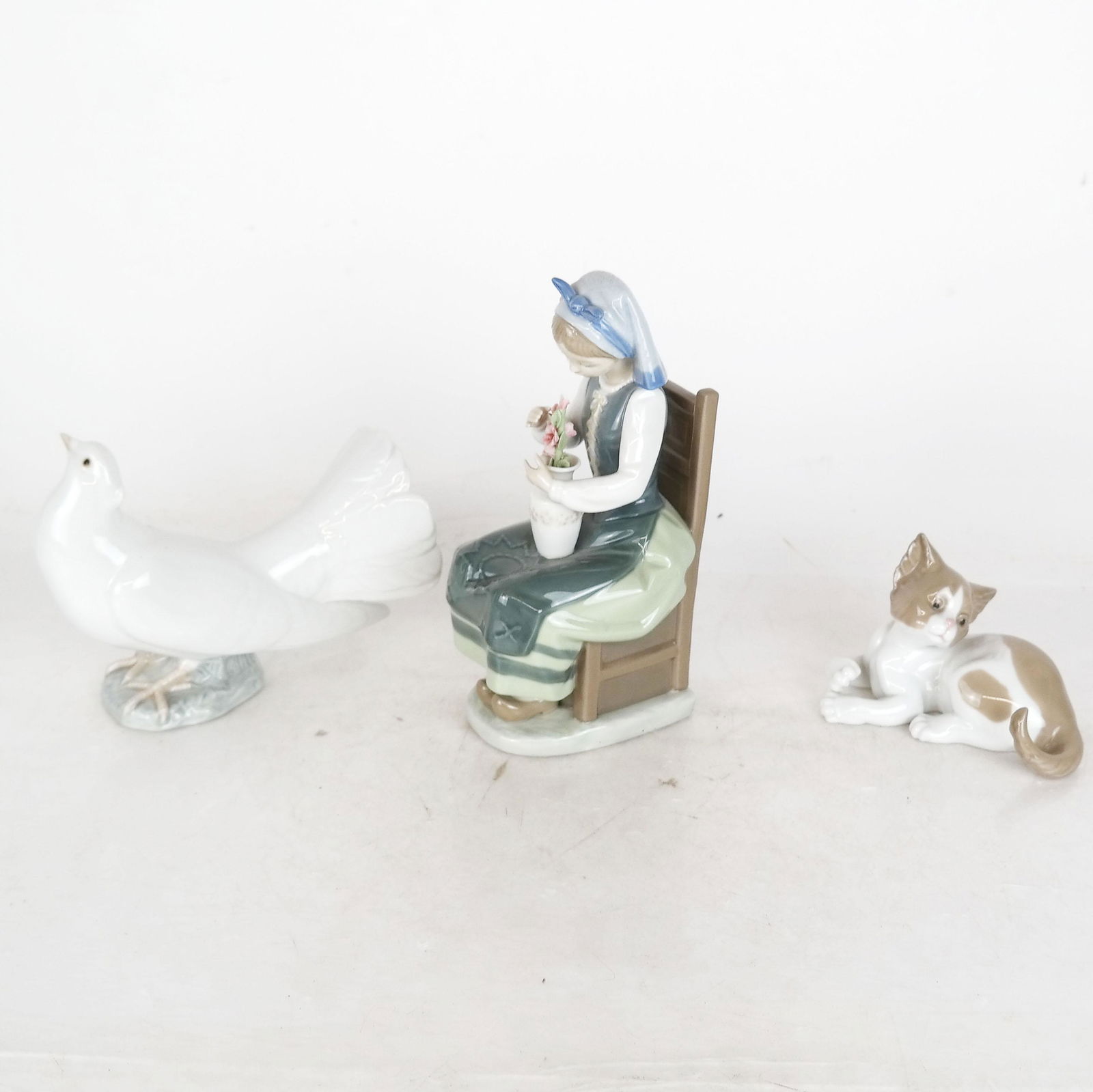 Three Lladro Porcelain Articles (1 of 10)