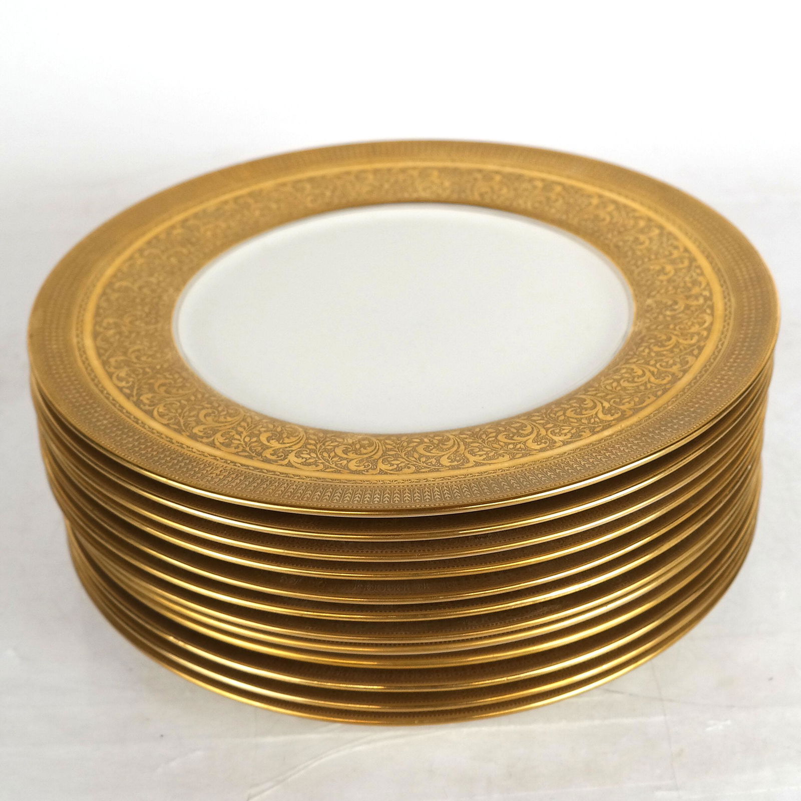 12 Lenox Gold & White Dinner Plates (1 of 7)