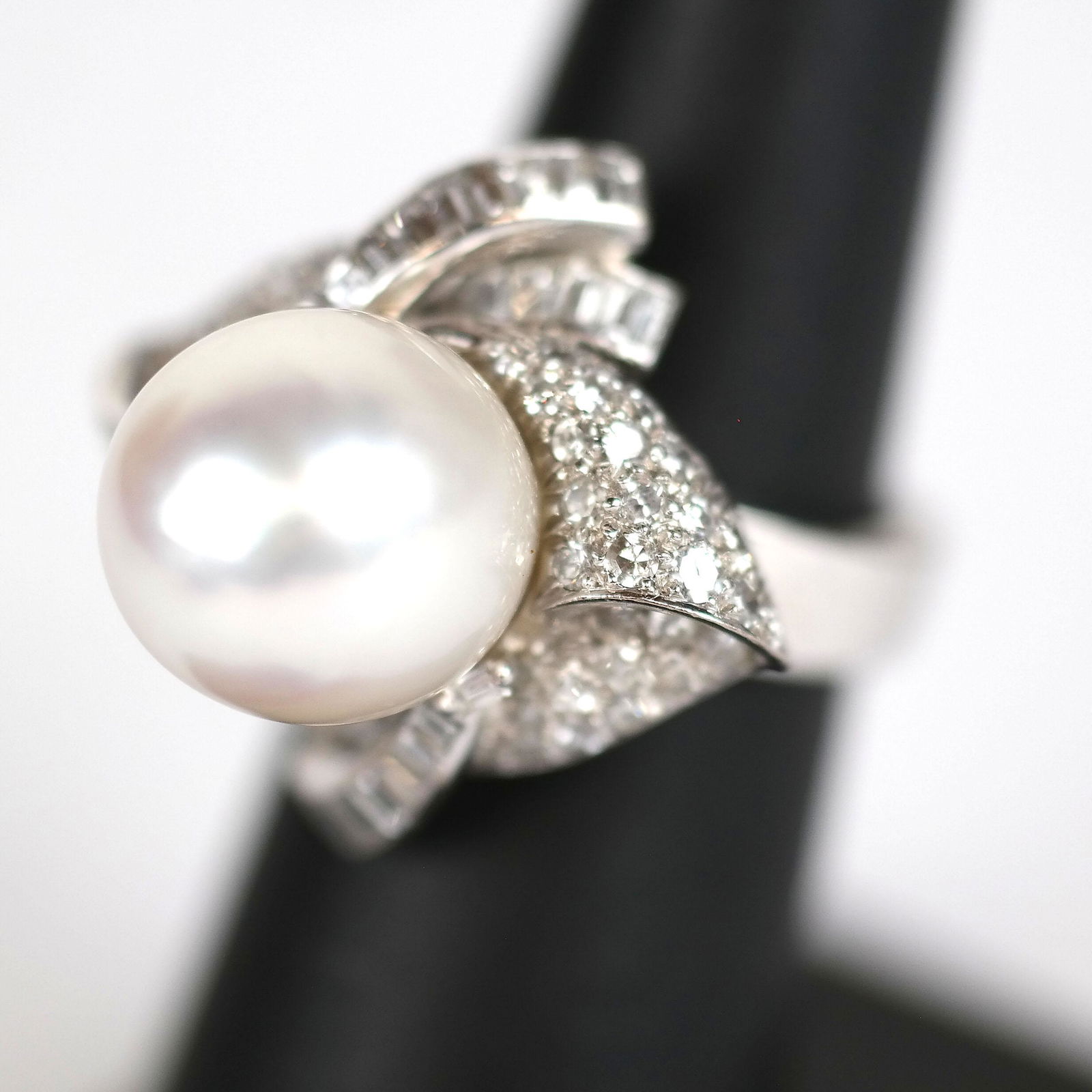14K White Gold, Diamond & Pearl Ring (1 of 11)