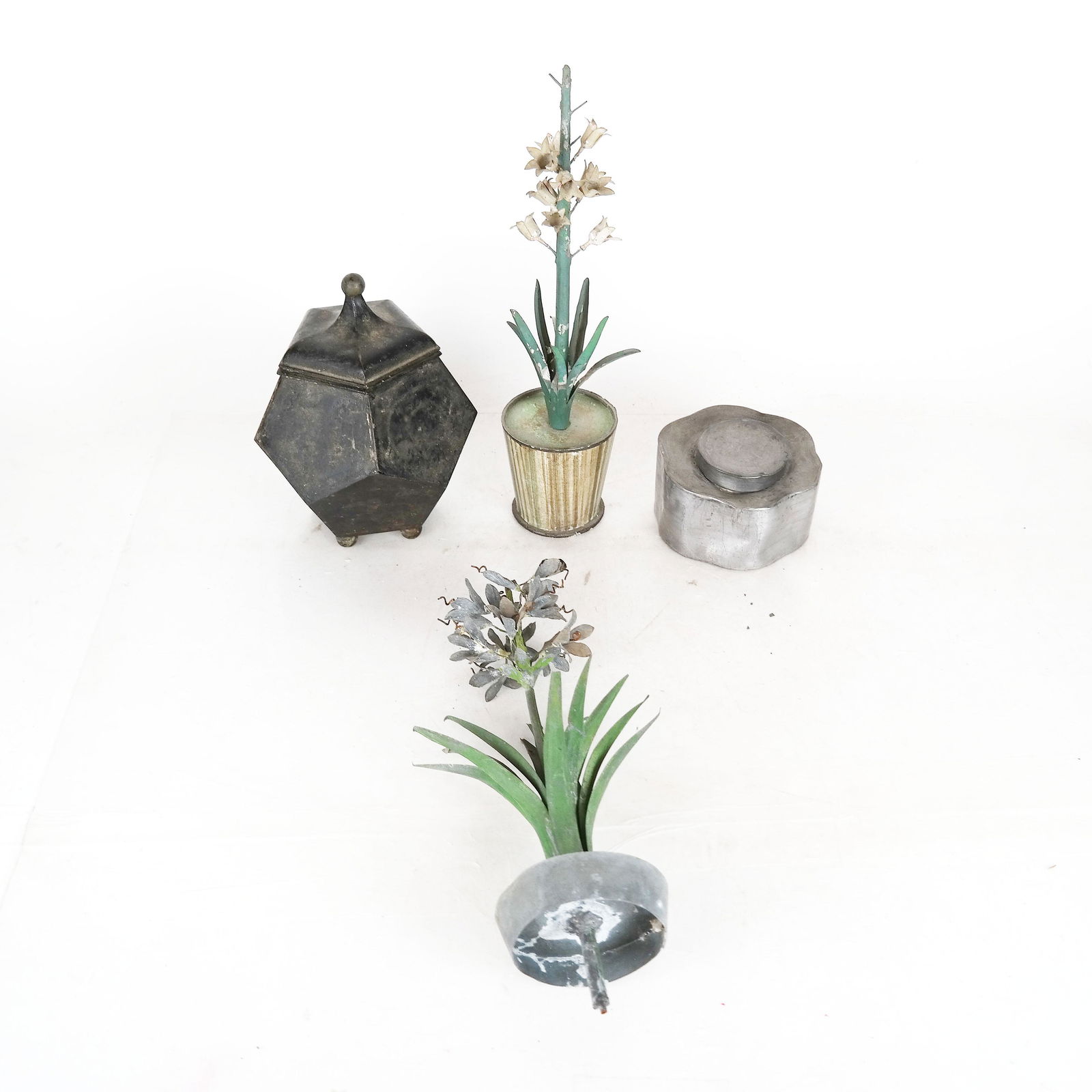 Group of 4 Metal & Lacquer Items (1 of 4)