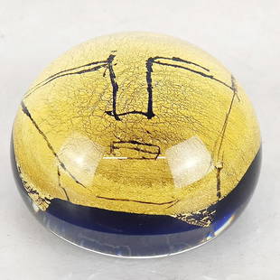 Luigi BENZONI: "Face" Paperweight: Paperweight with face motif, signed Luigi Benzoni. [2 3/4" H x 3 1/2" Diam.]. In good condition.