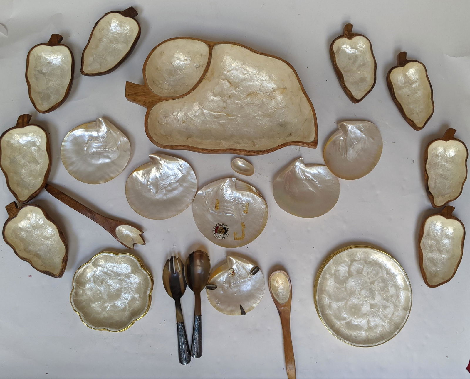 Mid-Century Modern Phillippine Serving Pieces (1 of 20)