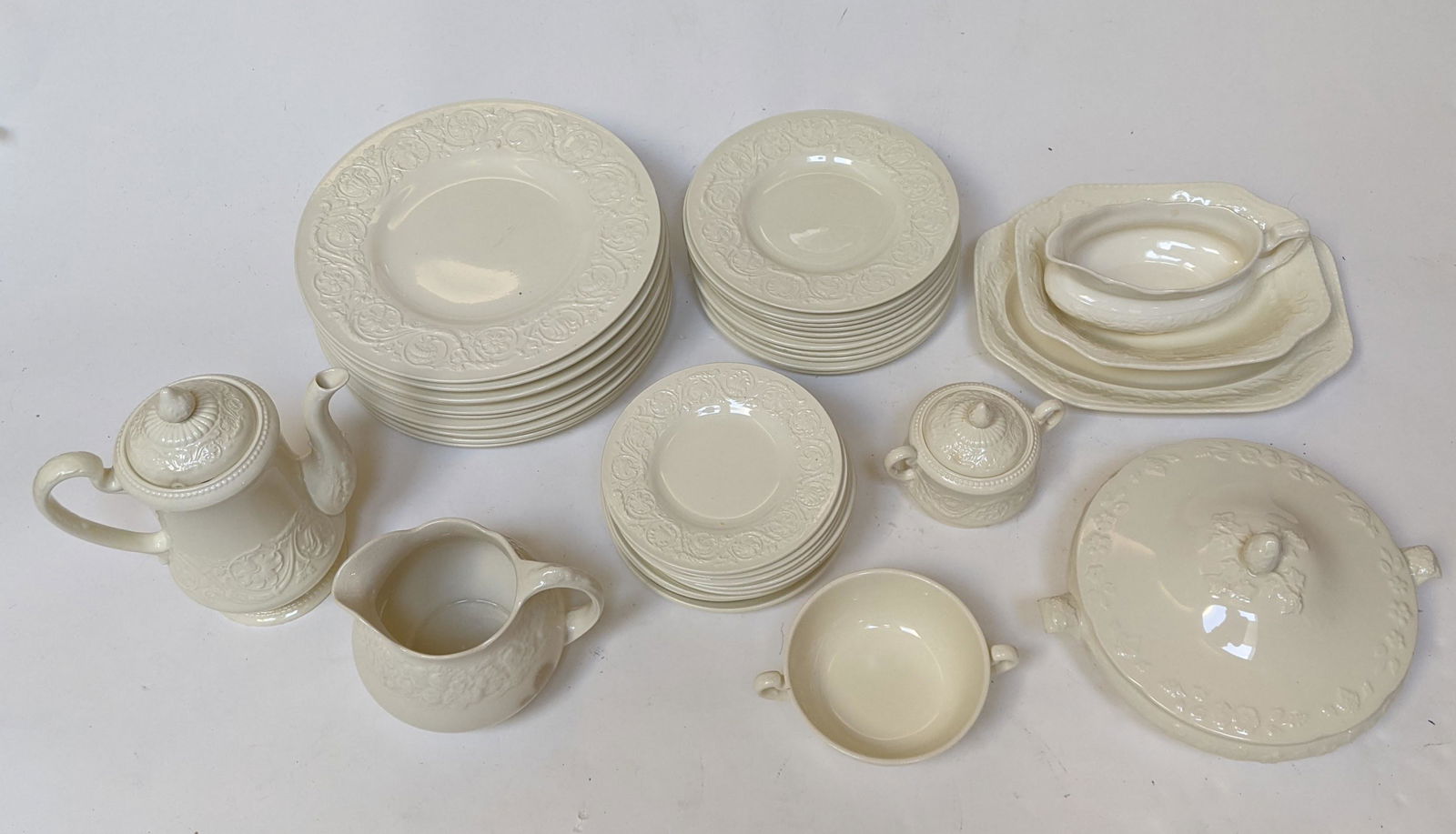 42 Piece White Wedgwood Dinner Plates and Assorted (1 of 7)