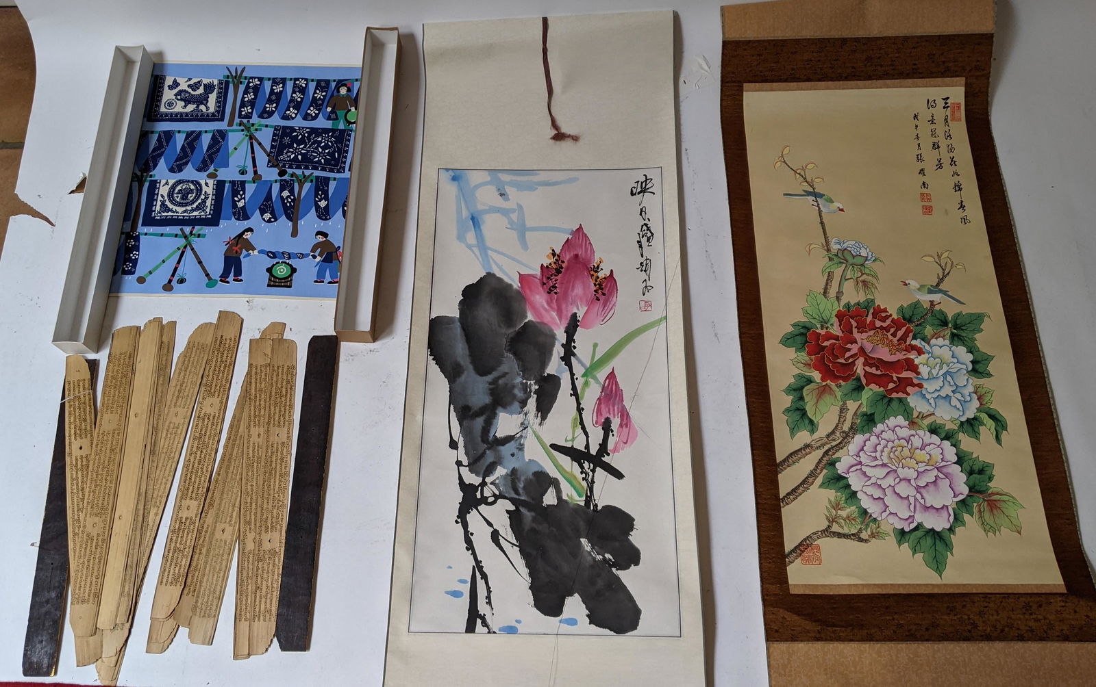 Five Paintings, One Wood Slat Book (1 of 15)