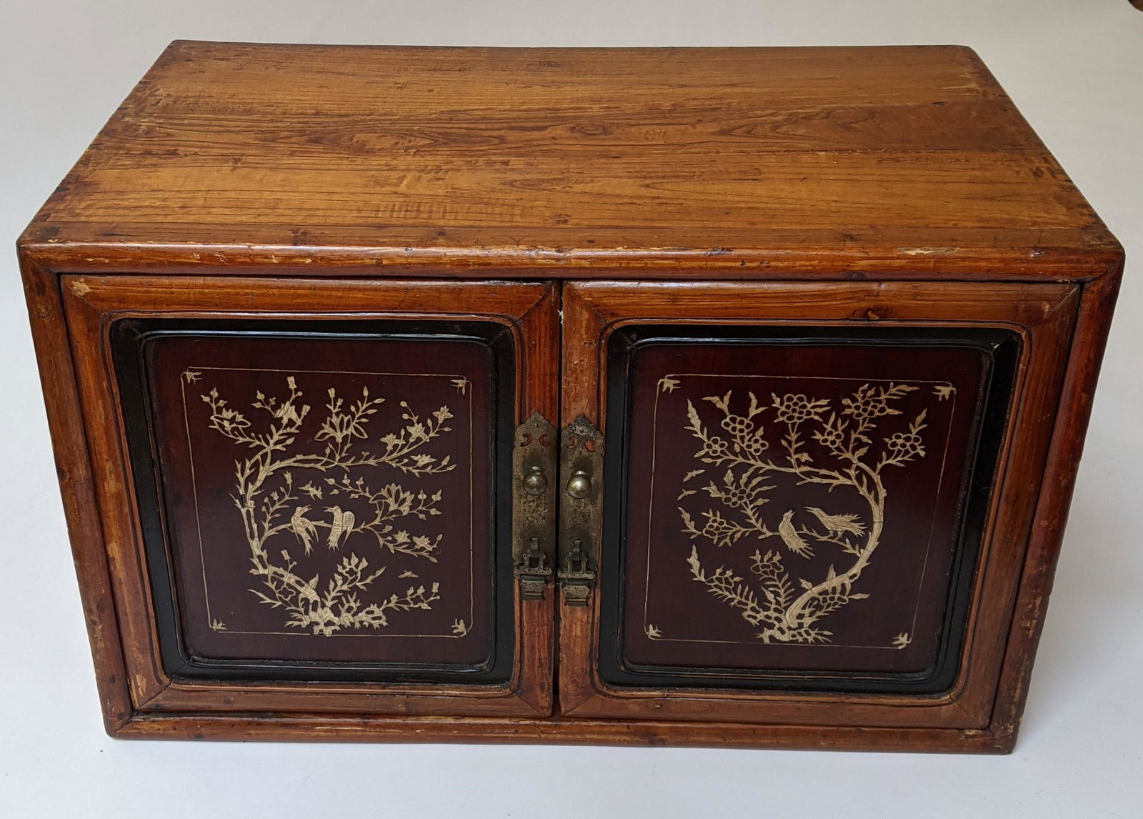 Asian Two-Door Inlaid Box (1 of 11)