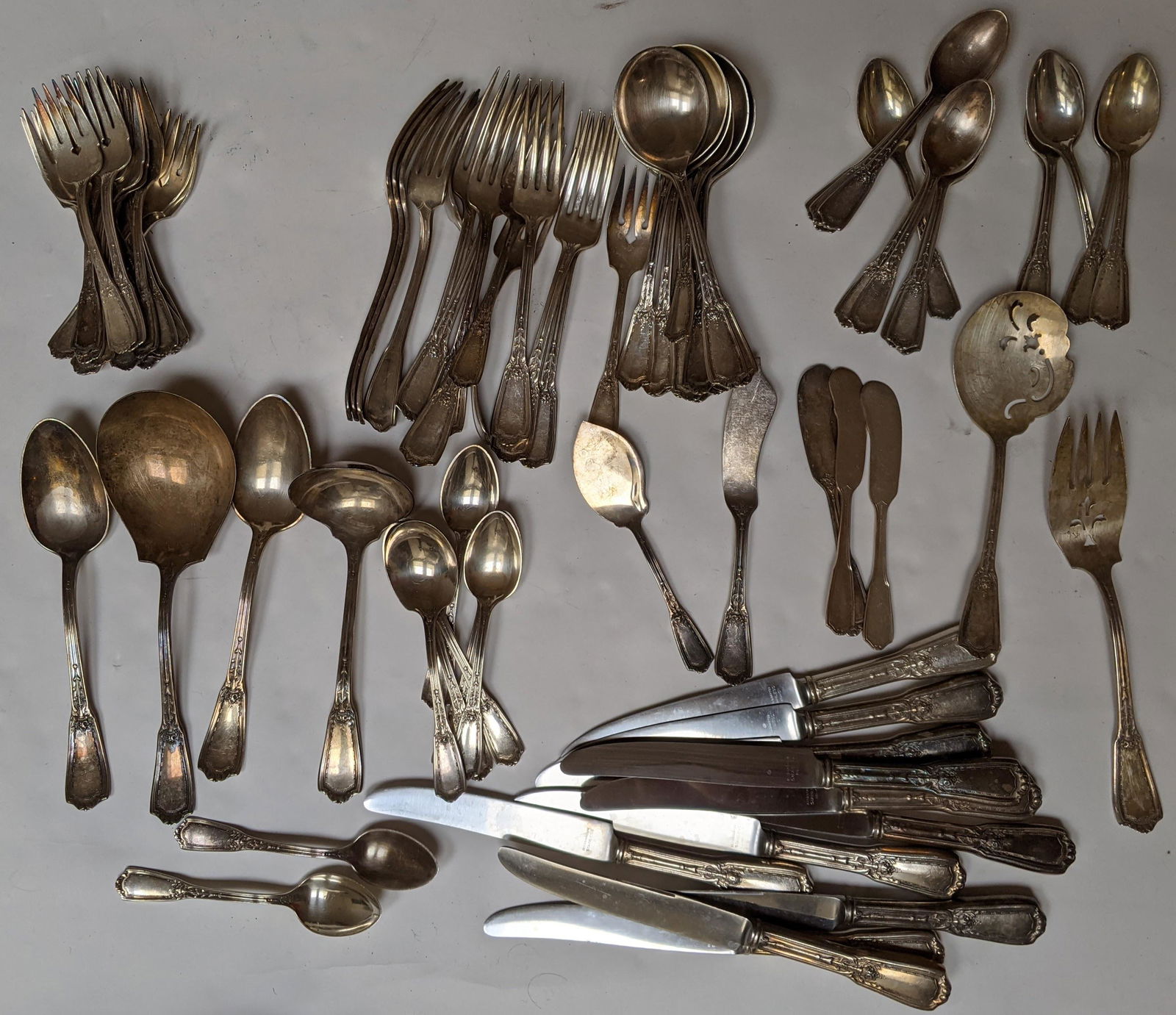 88-Pc. Reed & Barton Silver Plate Flatware (1 of 6)