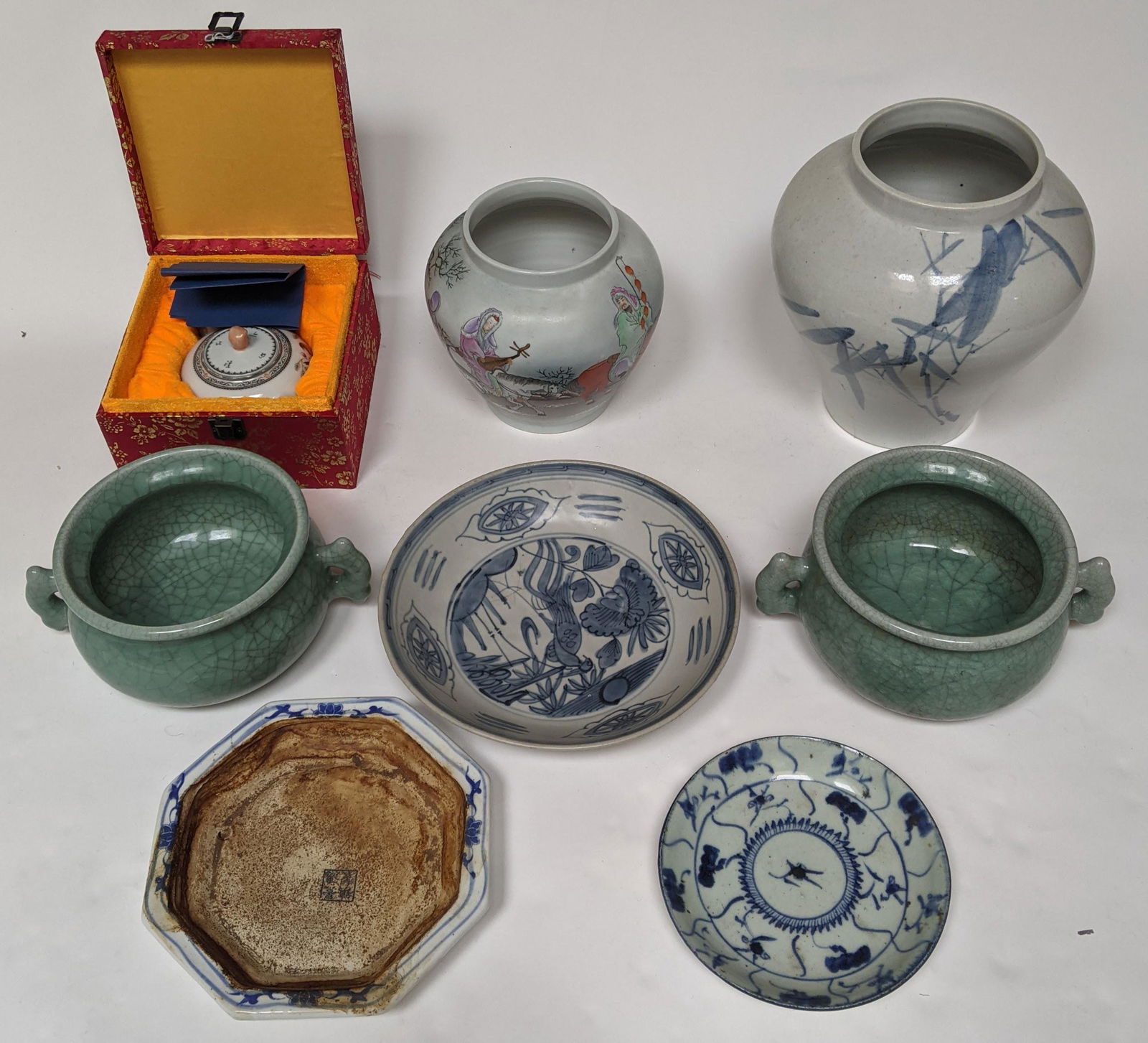 Seven Chinese Porcelain Articles (1 of 20)