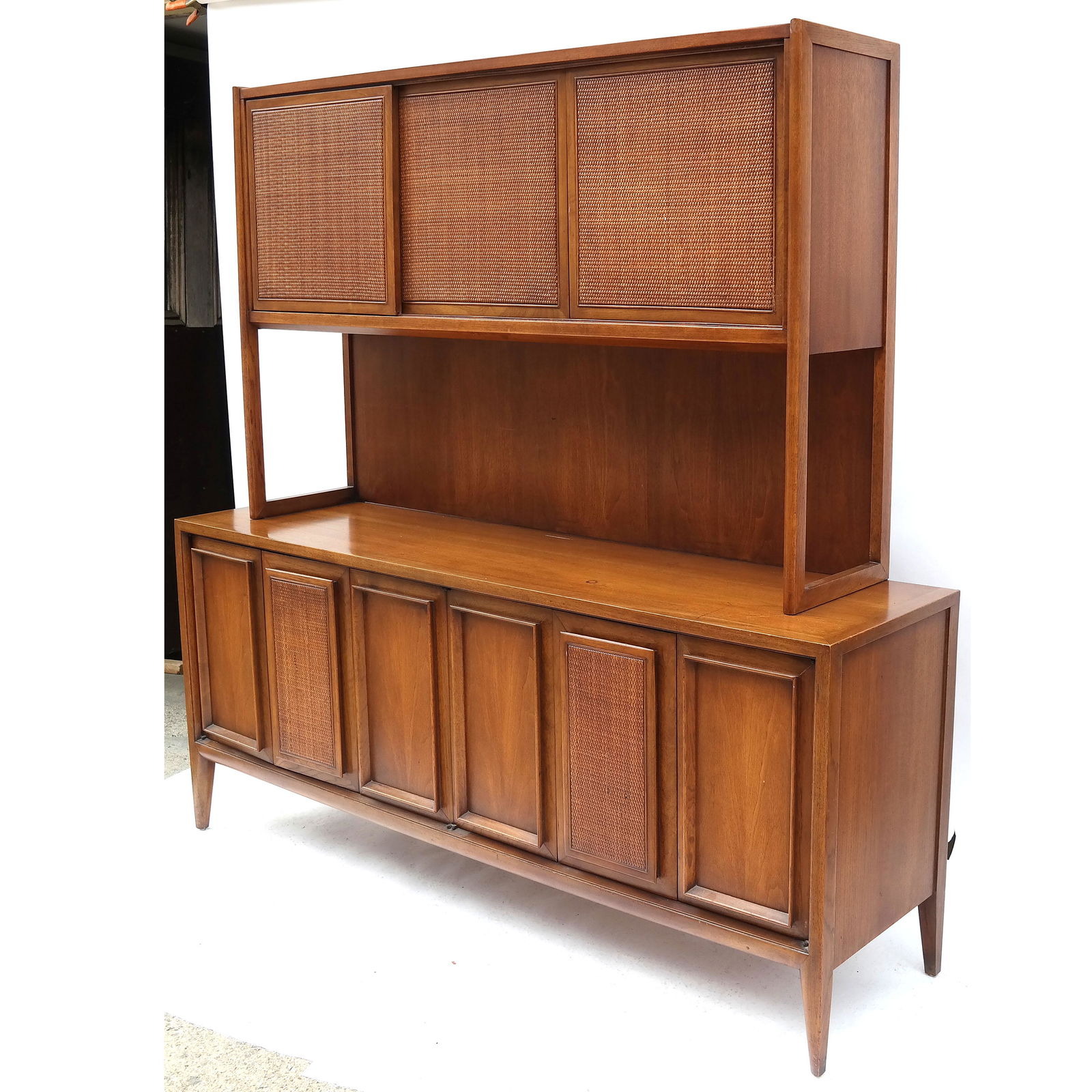 Drexel Mid-Century Modern 2-Part Hutch (1 of 7)
