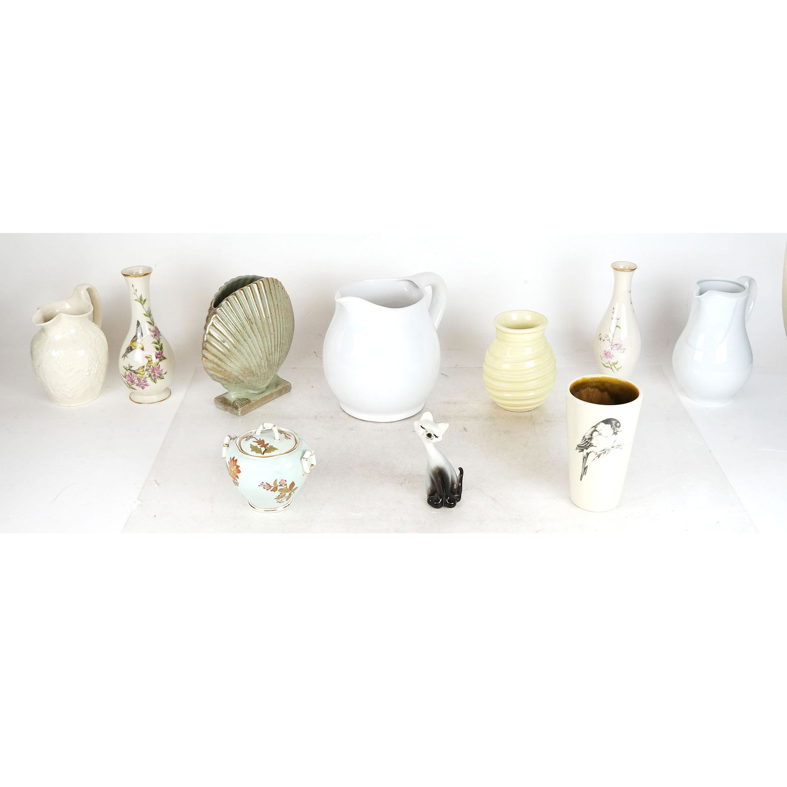 Assorted Porcelain Articles (1 of 18)