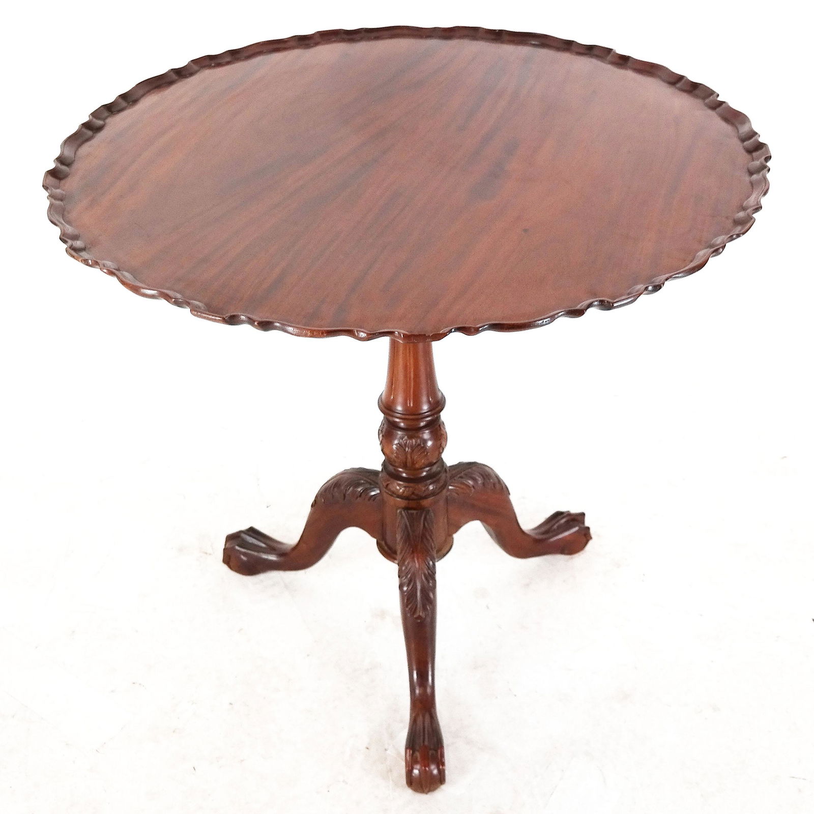 Chippendale-Style Mahogany Piecrust Table (1 of 7)