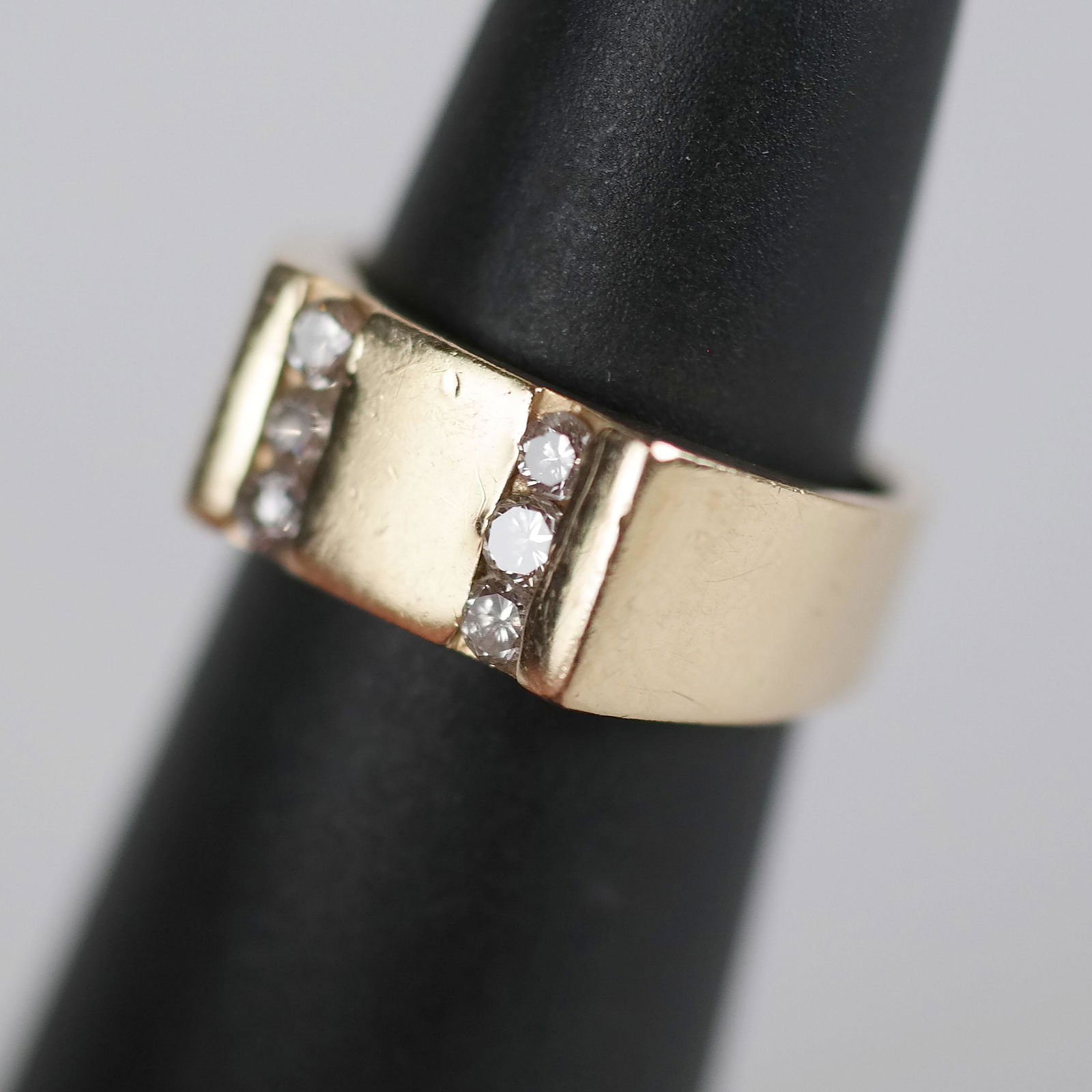 14K Gold Ring w/ Six Diamonds (1 of 9)