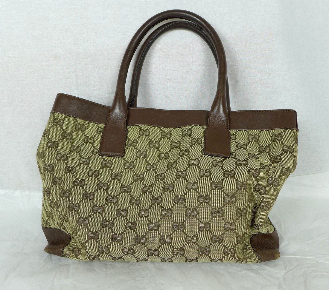 Ladies Gucci CC Canvas Tote bag (1 of 8)