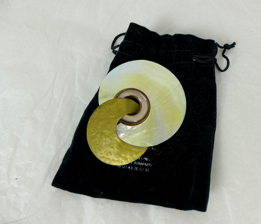 Paris Fabrice Modernist Shell pin Brooch (1 of 5)