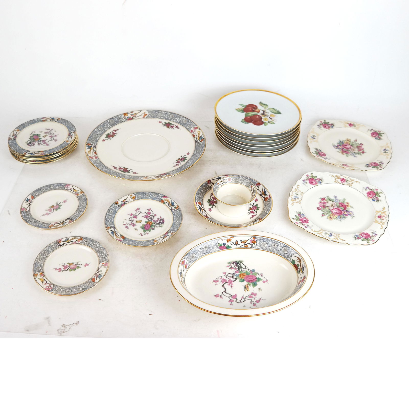 Assorted Dinnerware, 20 Pieces (1 of 15)