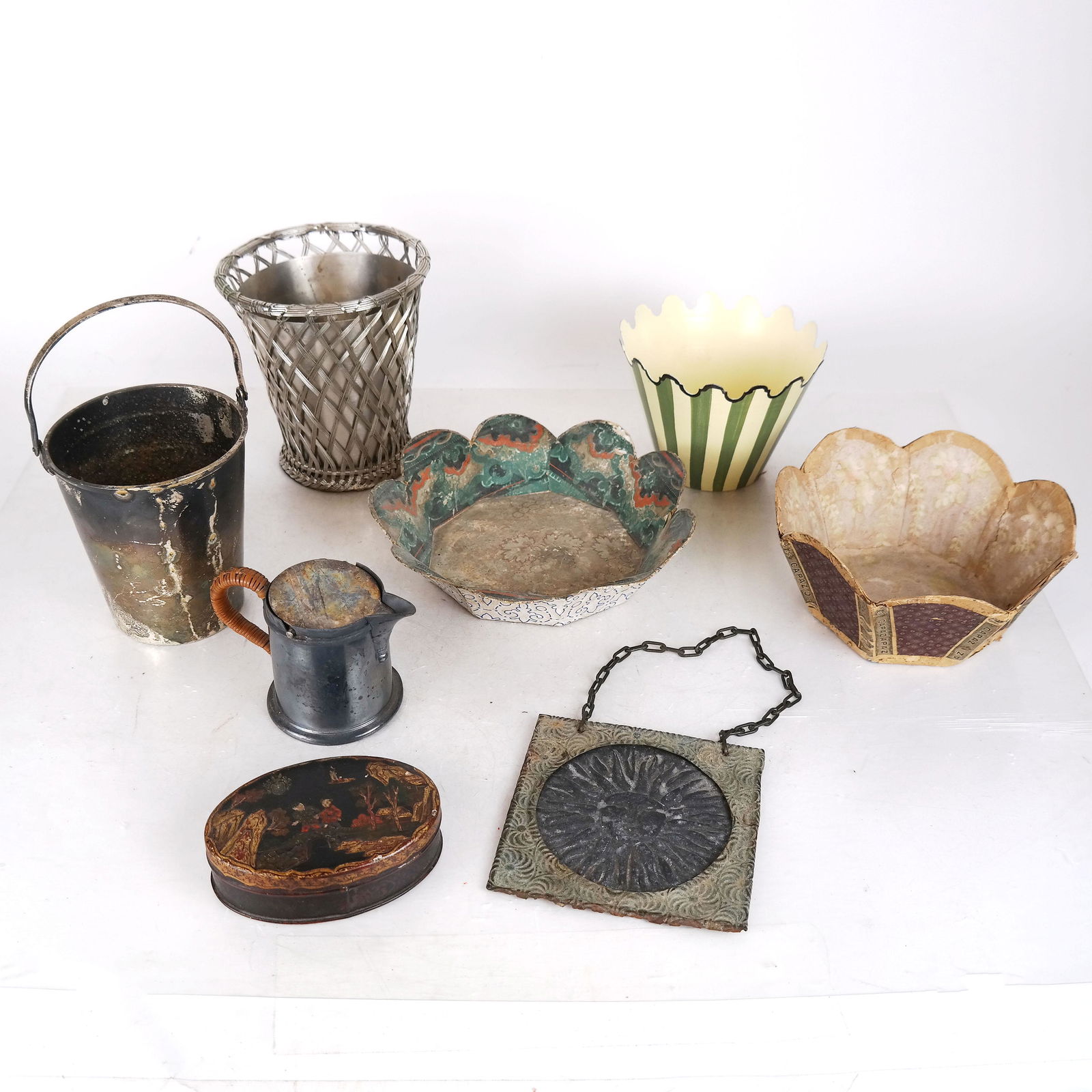 Eight Assorted Table Top Decorations (1 of 18)