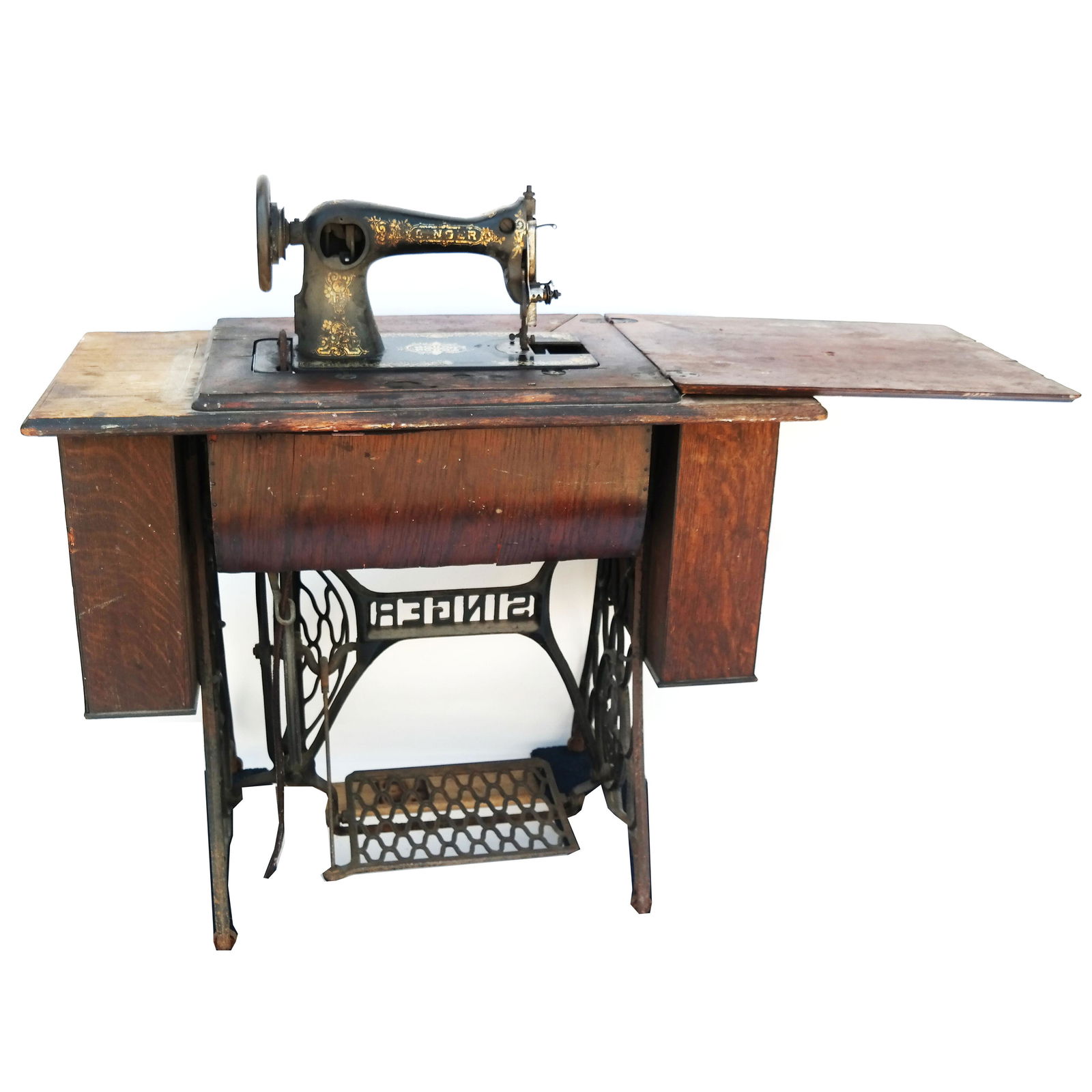 Singer Sewing Machine with Case (1 of 13)