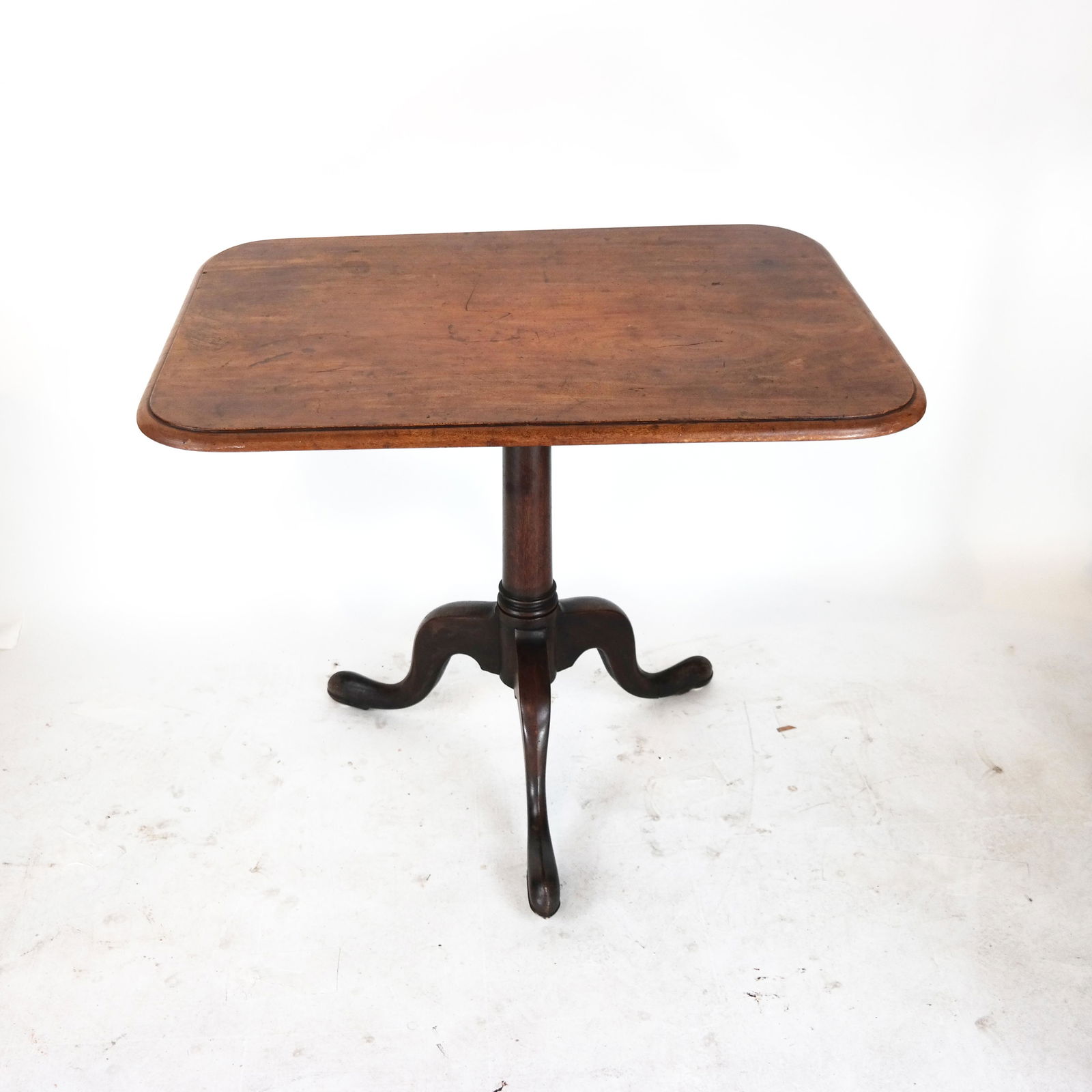 Queen Anne-Style Mahogany Center Table (1 of 7)