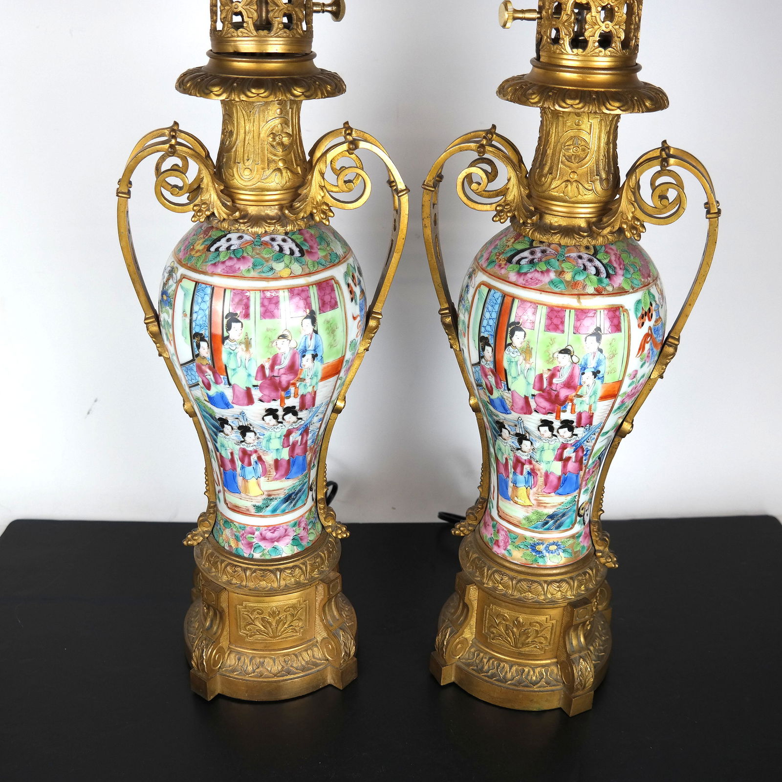 Pair Chinese Rose Medallion Vase Lamps (1 of 12)