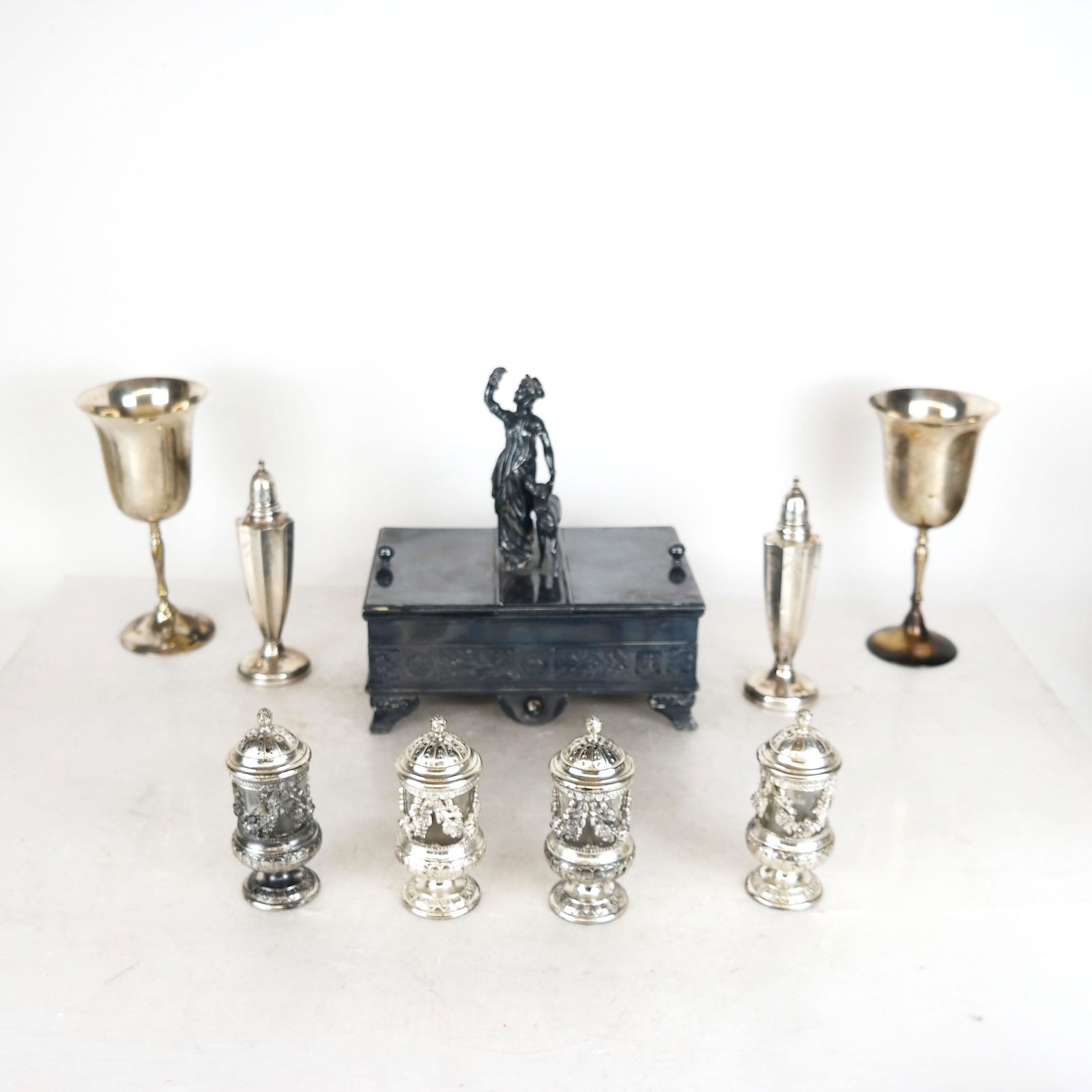 9 Assorted Silver Plate Articles (1 of 18)