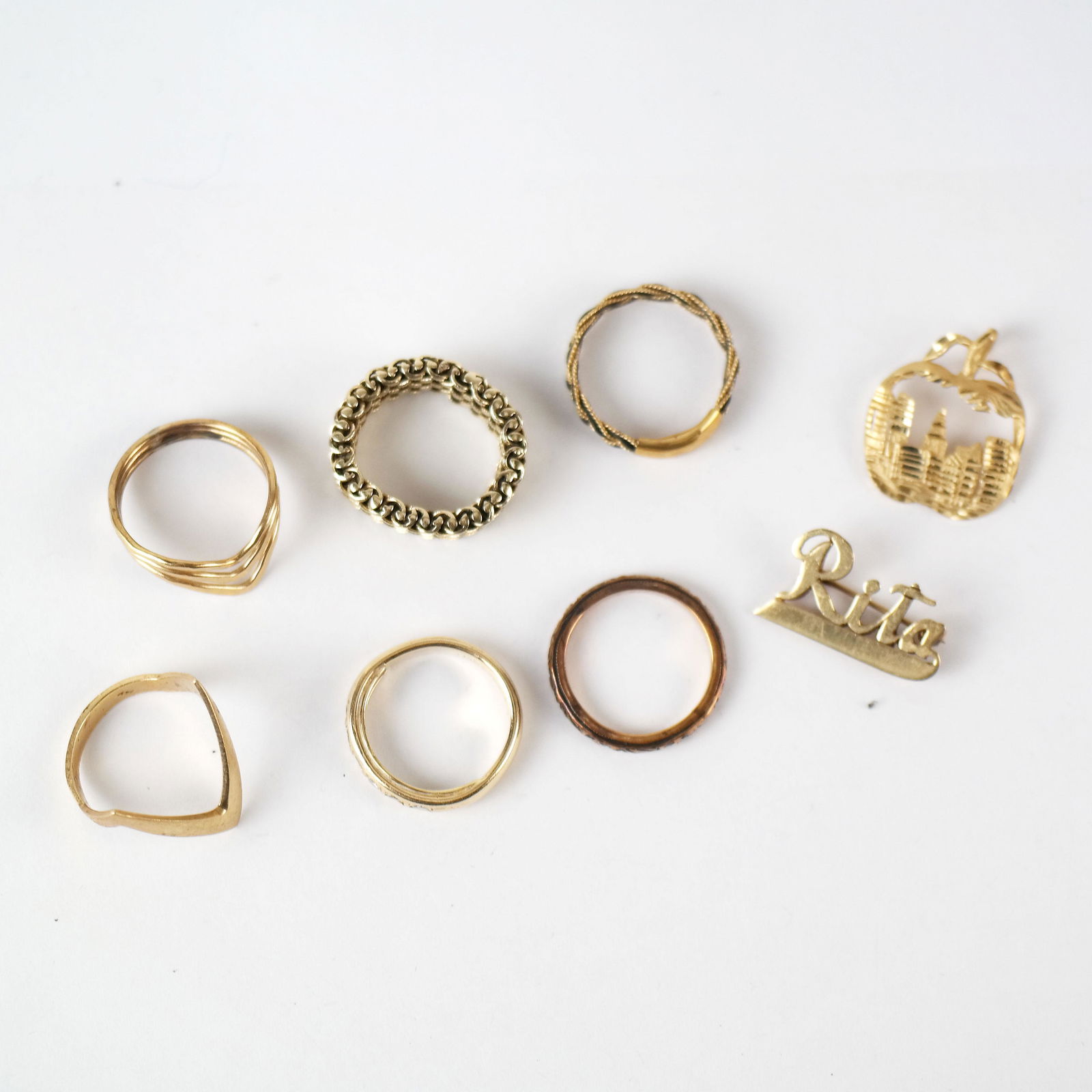 Eight 14K Gold Jewelry Pieces (1 of 19)