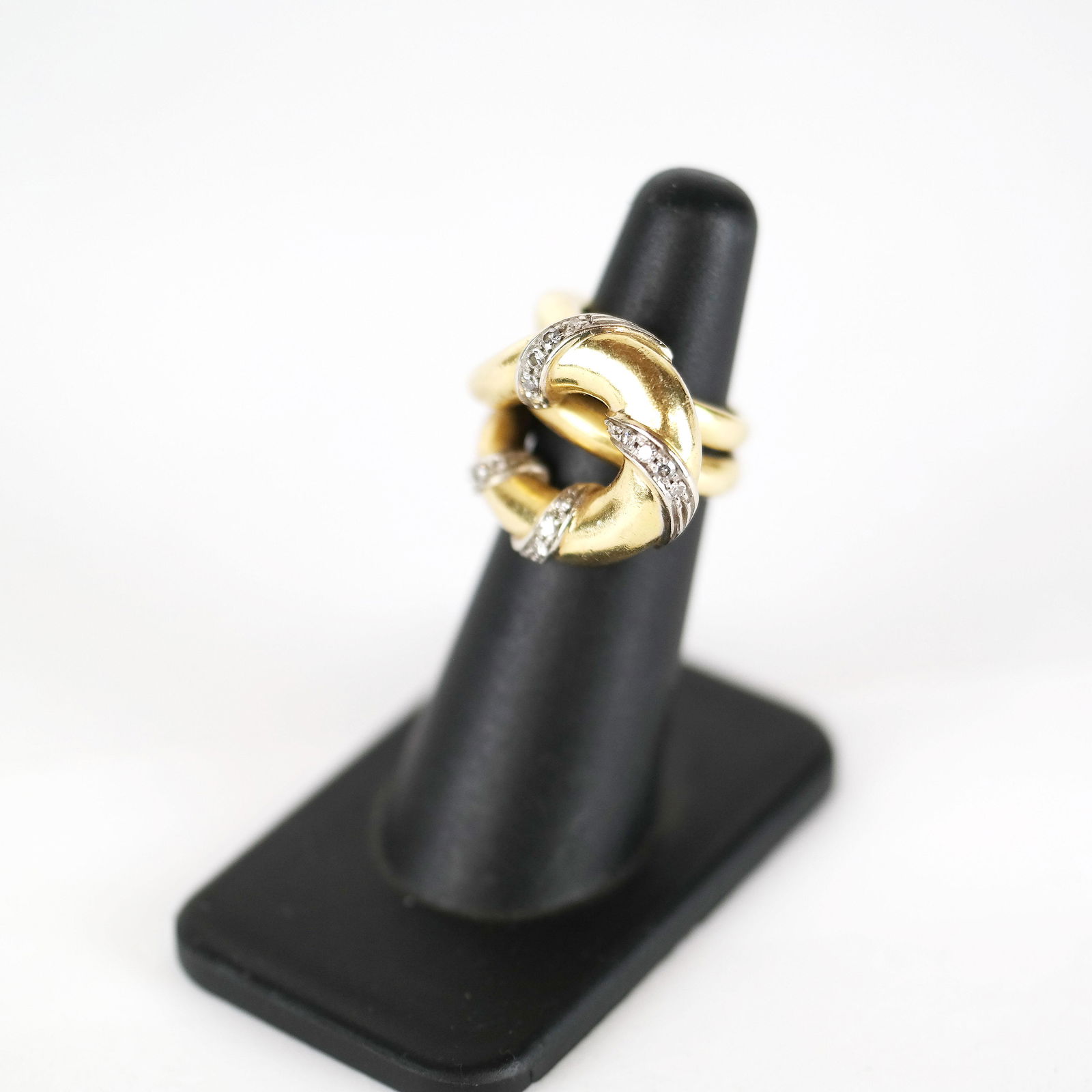 18K Gold & Diamond Ladies Ring (1 of 9)