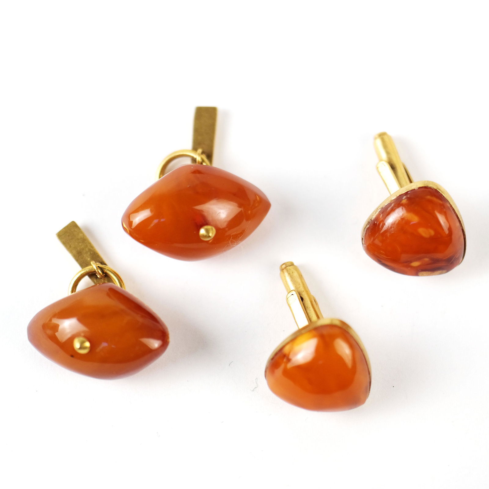 Two Pairs of Men's 9K Gold & Amber Cufflinks (1 of 9)