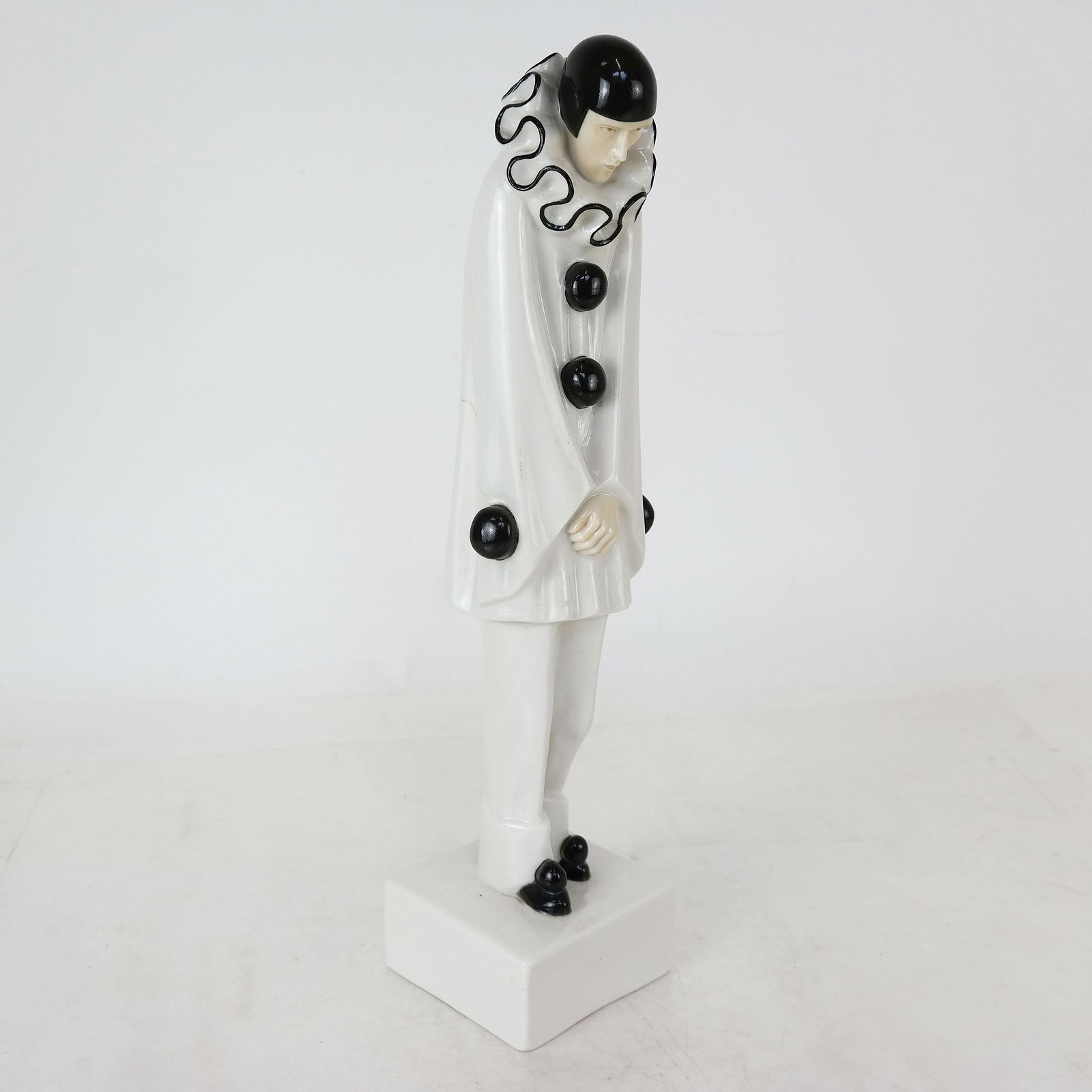 Roland, Paris Porcelain Figure of Pierrot Clown (1 of 9)