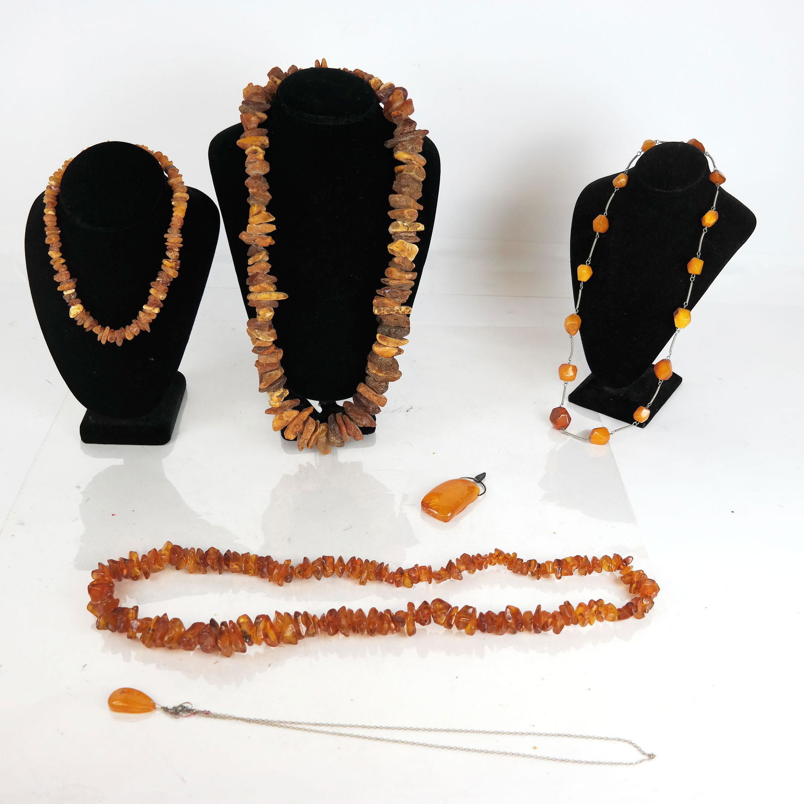Lot of Amber Jewelry (6) (1 of 16)