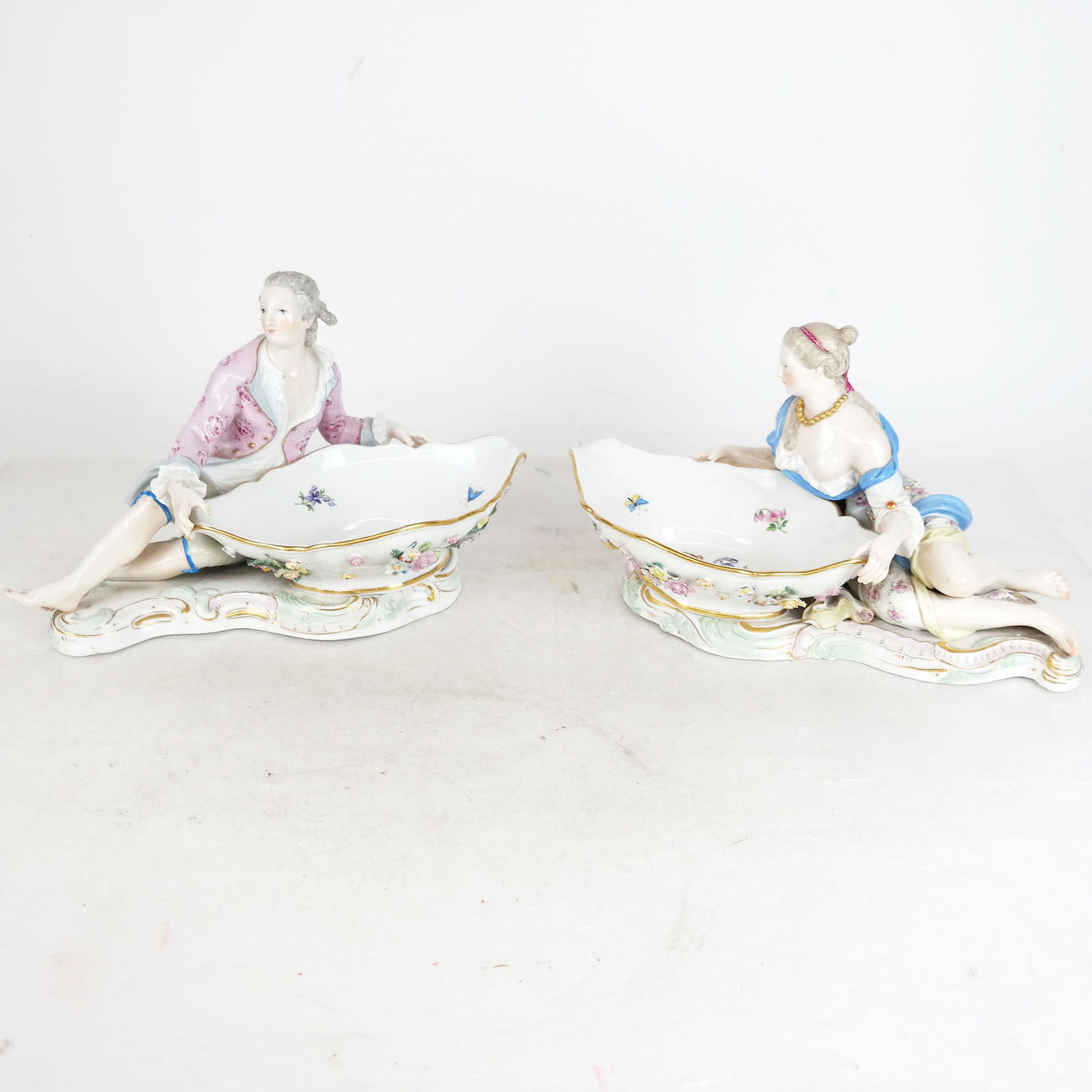 Pair of Meissen Sweetmeat Dishes (1 of 12)