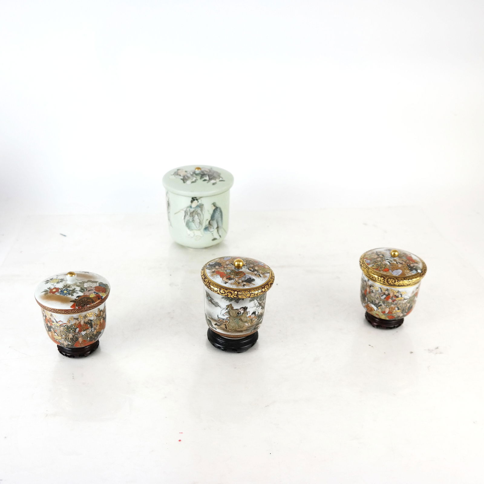 Four Japanese Porcelain Covered Cups (1 of 19)