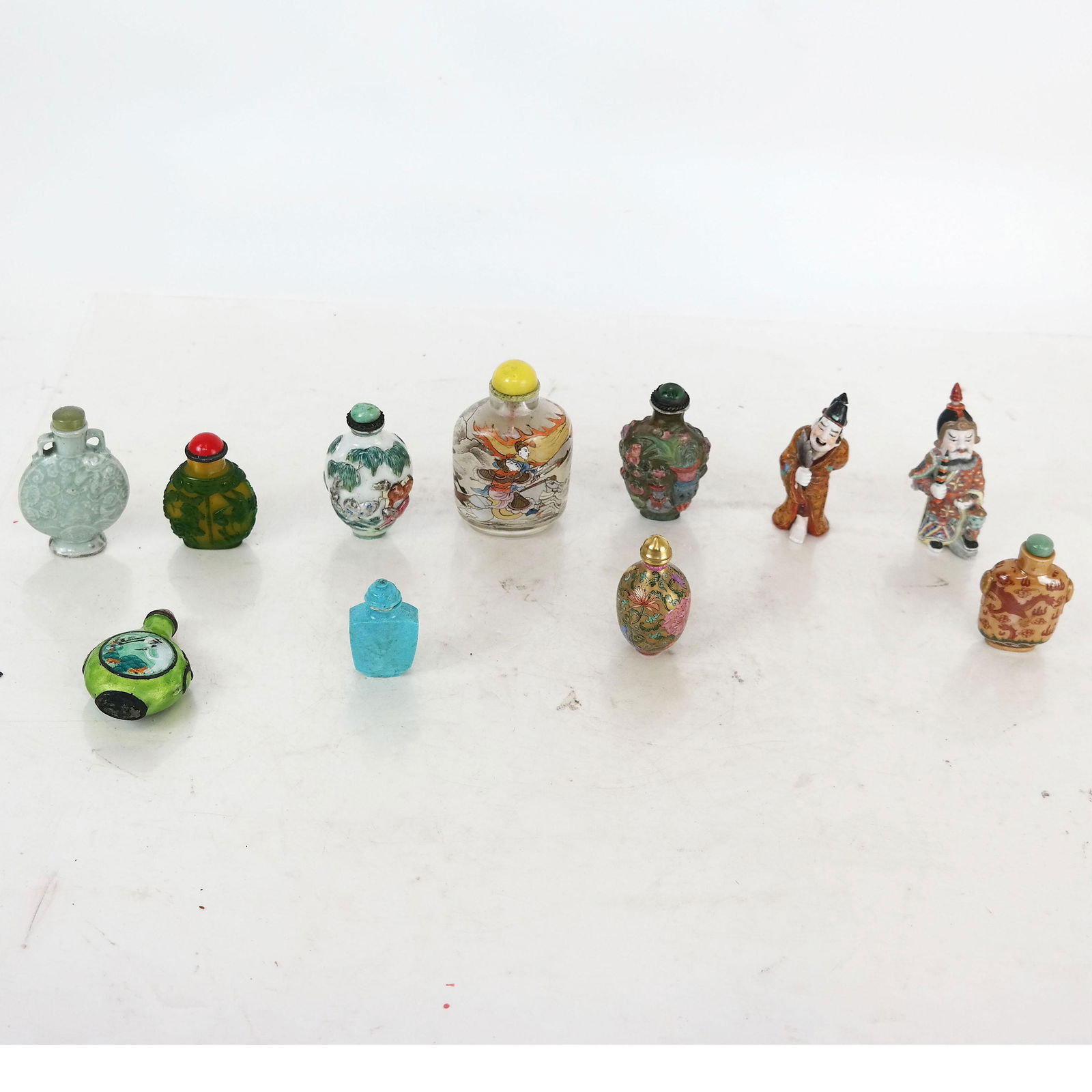Lot 11 Assorted Snuff Bottles (1 of 11)