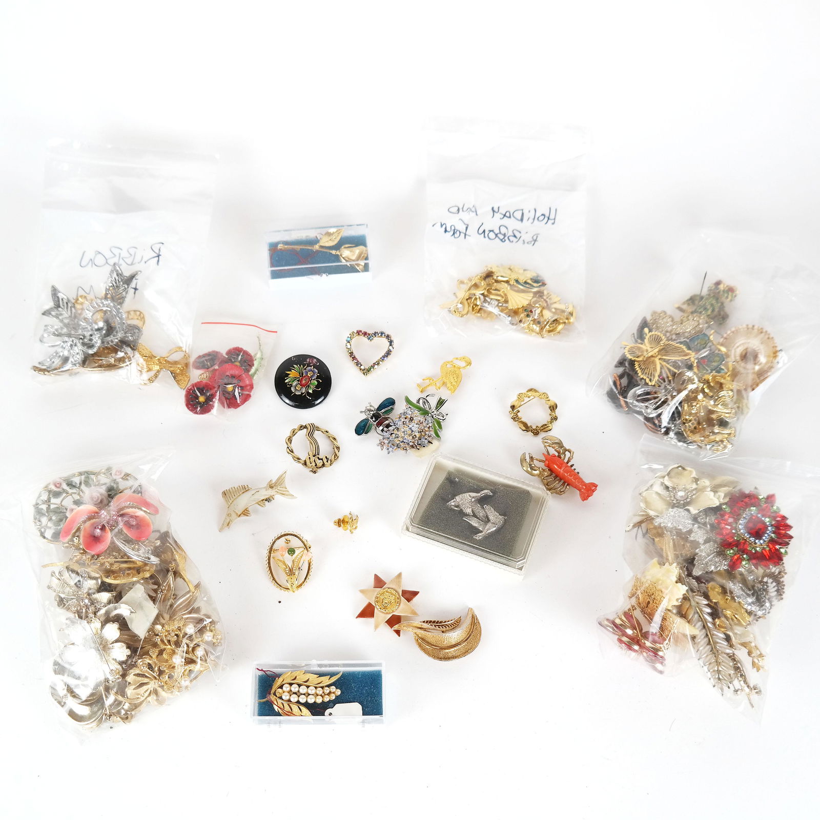Group of Costume Pins & Brooches (1 of 14)