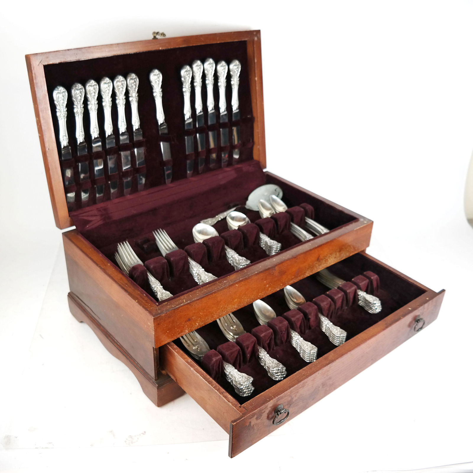 83-Pc Reed & Barton Sterling Flatware Set (1 of 8)