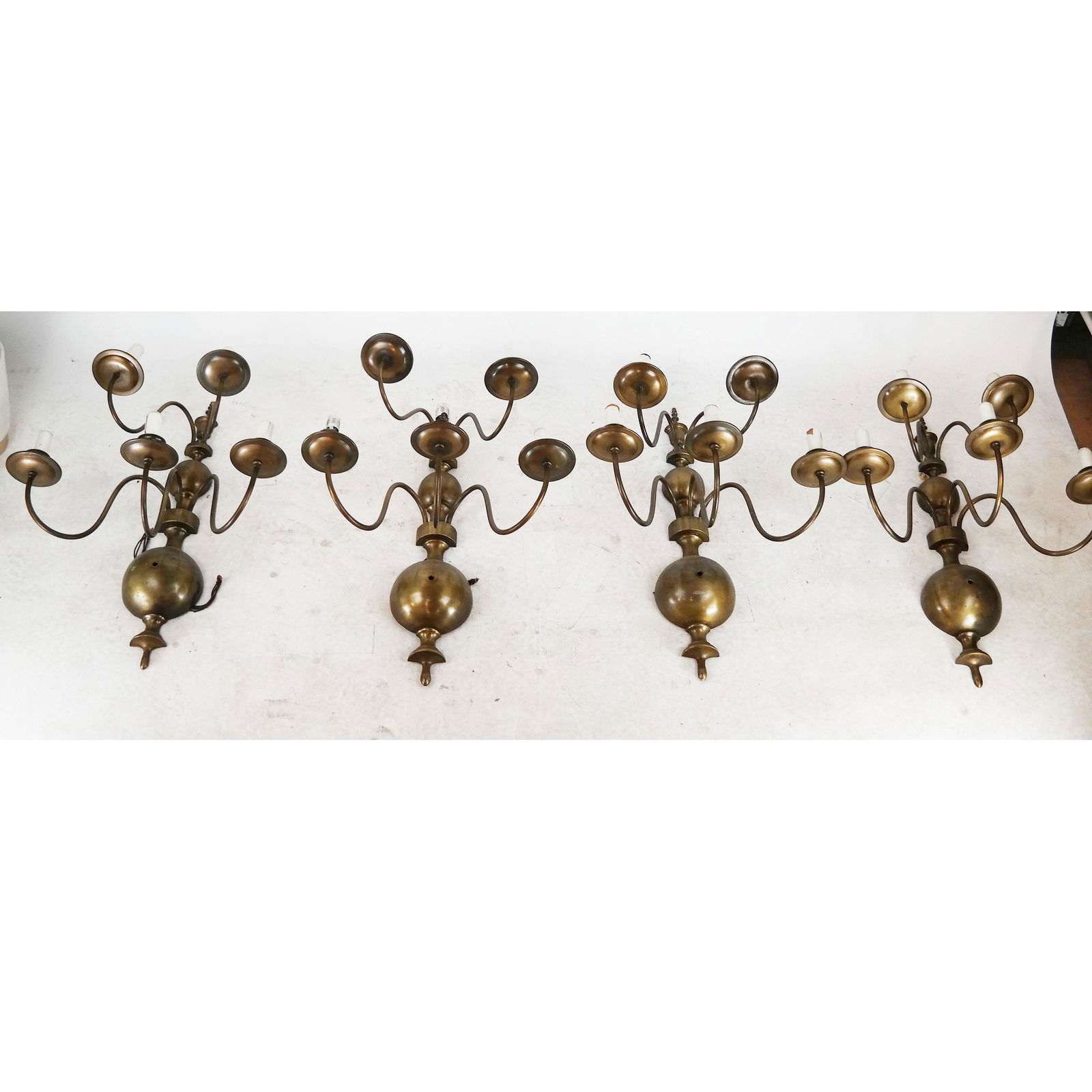 Four Vintage Brass 5-Light Wall Sconces (1 of 10)