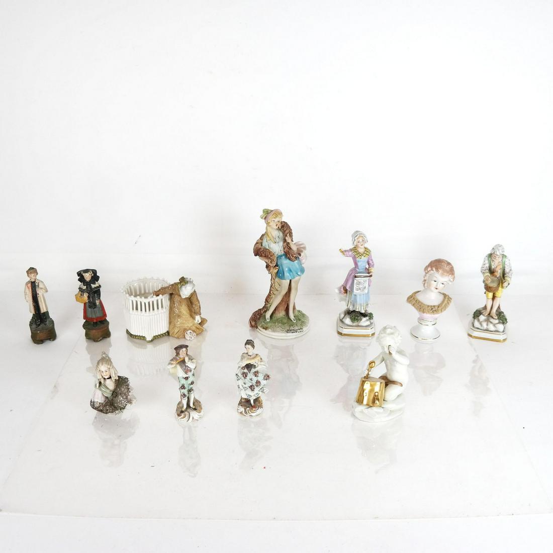 10+ Assorted Porcelain Figures (1 of 11)