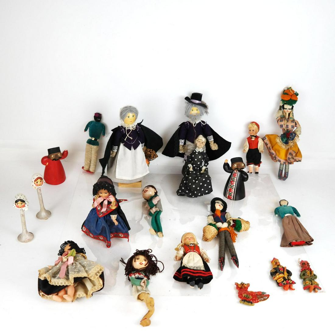 Assorted Cloth & Wood Dolls (1 of 7)