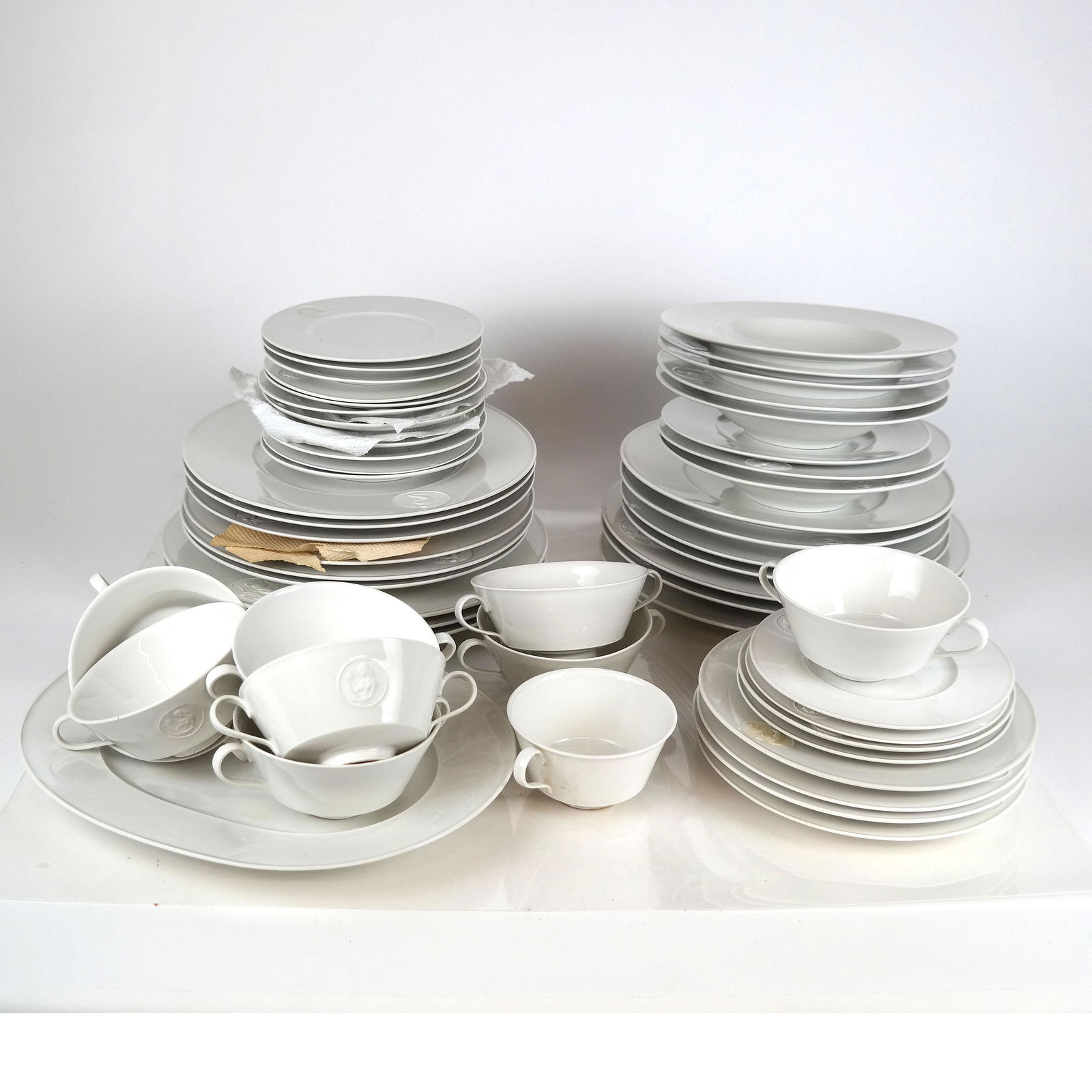KPM Royal Porcelain Partial Dinner Service (1 of 18)