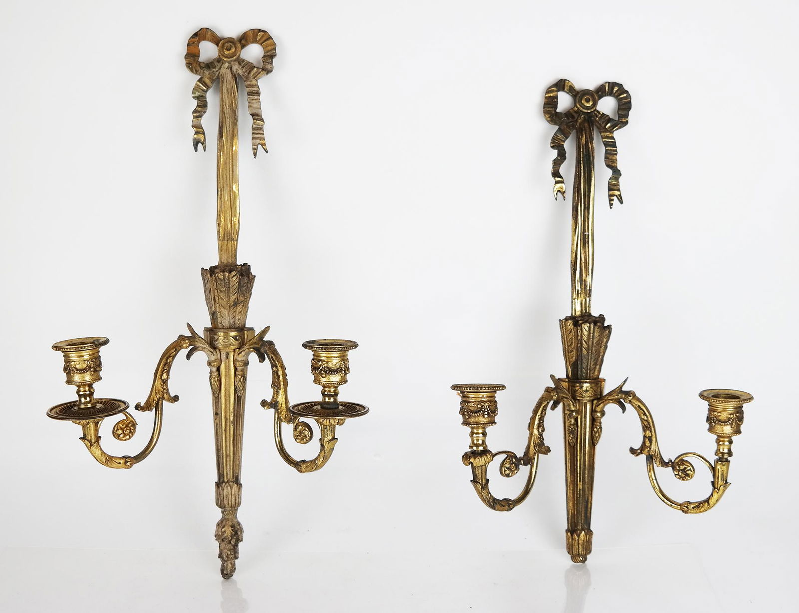 Pair of Antique French Gilt Metal Wall Lights (1 of 8)